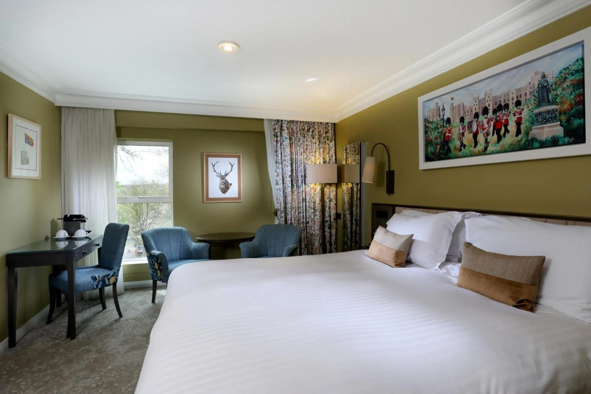 Bed in Castle Hotel Windsor