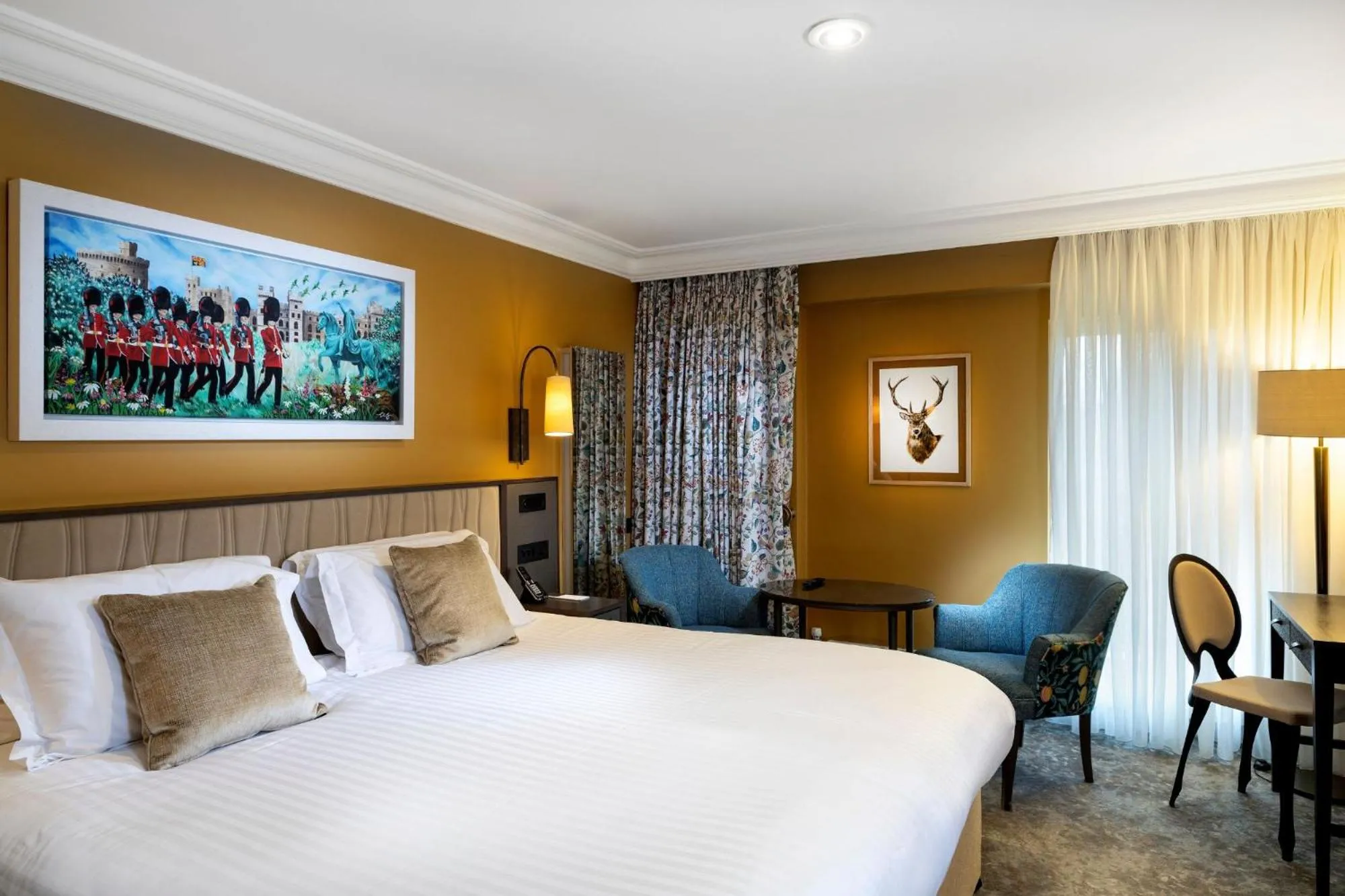 Bedroom, Bed in Castle Hotel Windsor