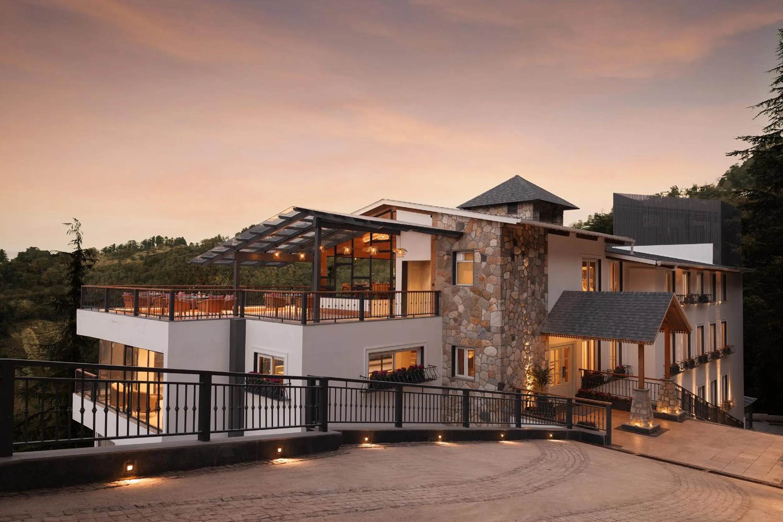 Facade/entrance in juSTa Hollow Oak, Mussoorie