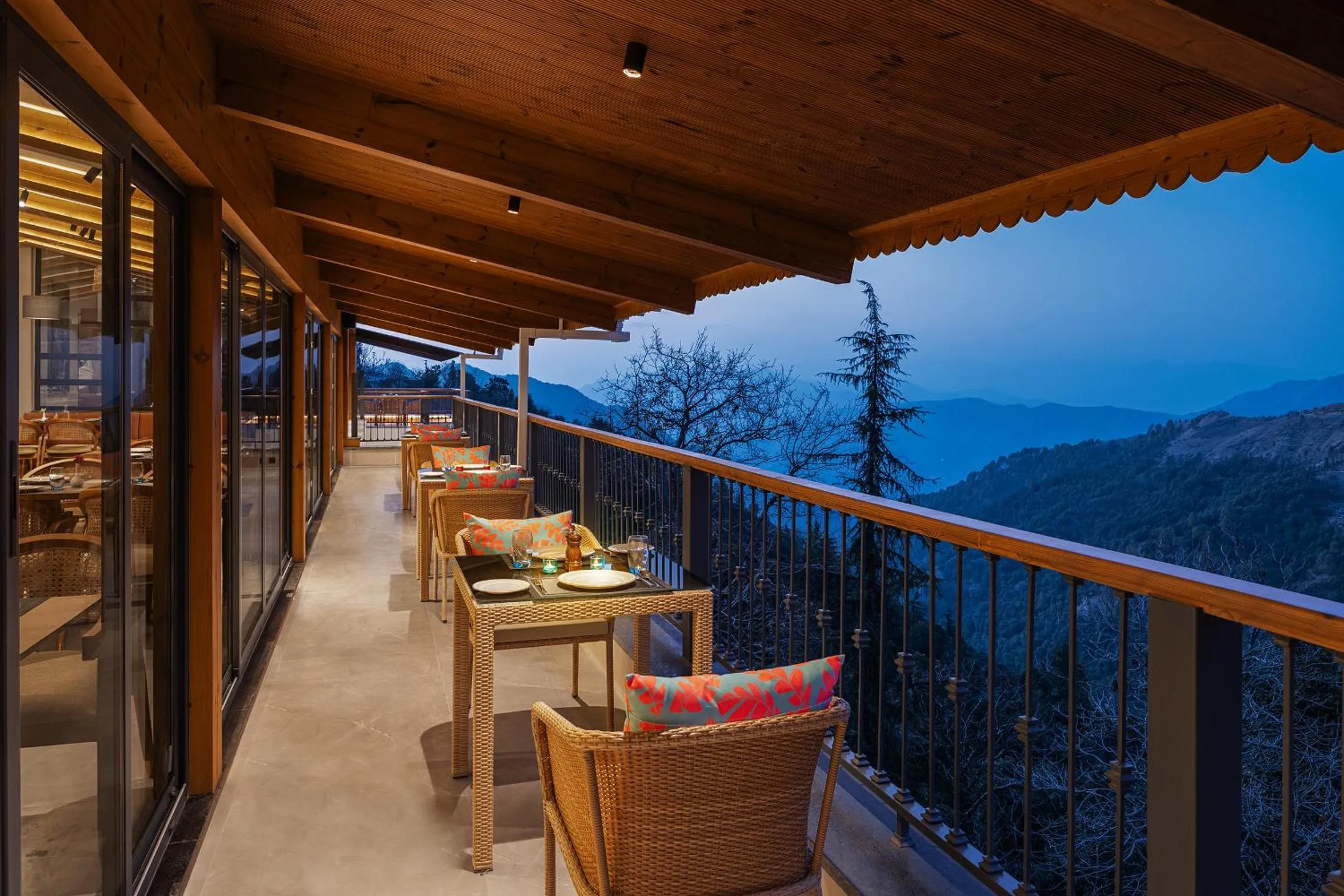 Restaurant/places to eat in juSTa Hollow Oak, Mussoorie