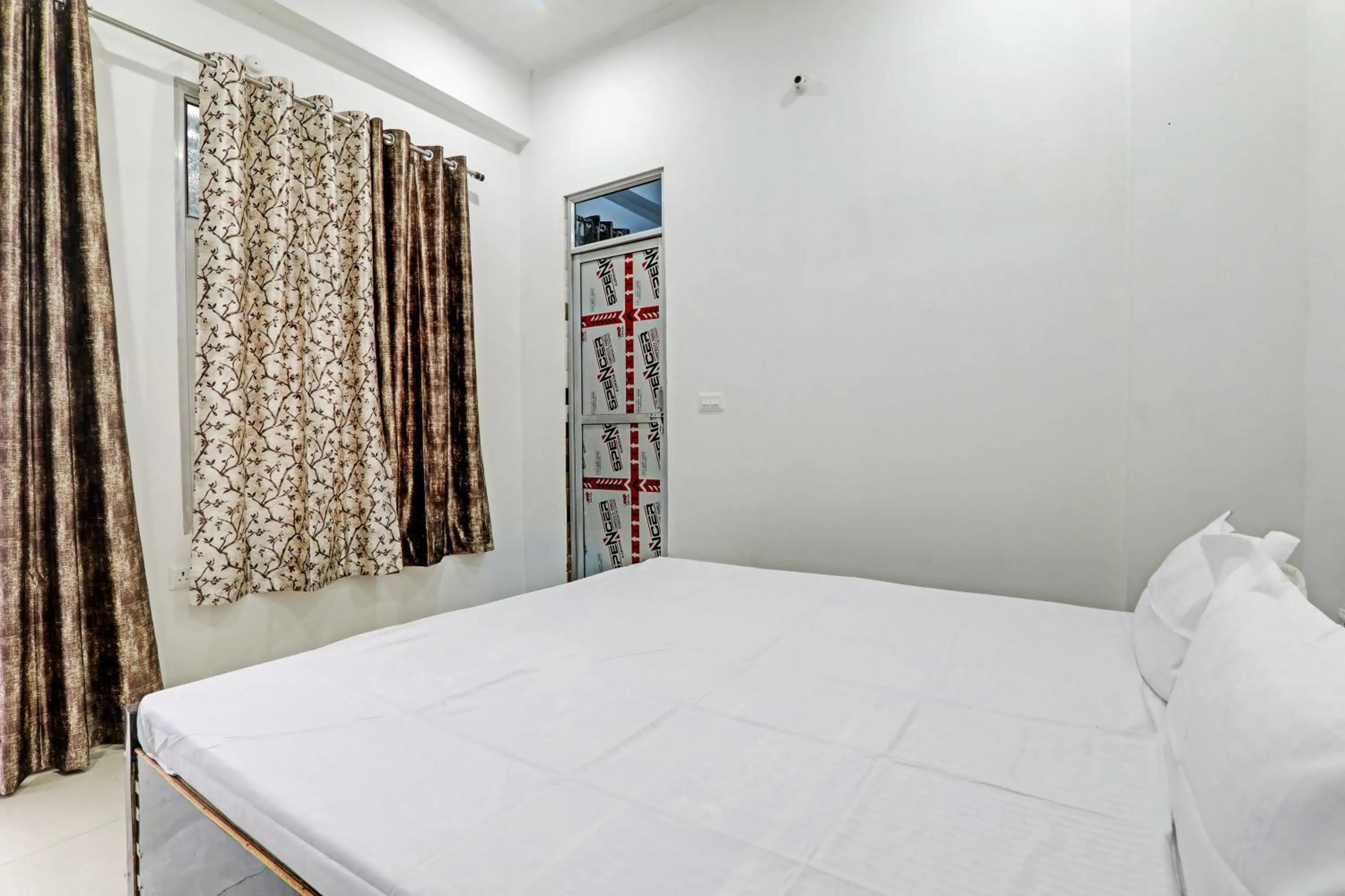 Bedroom in Hotel O Shri Krishna Banquet Hall