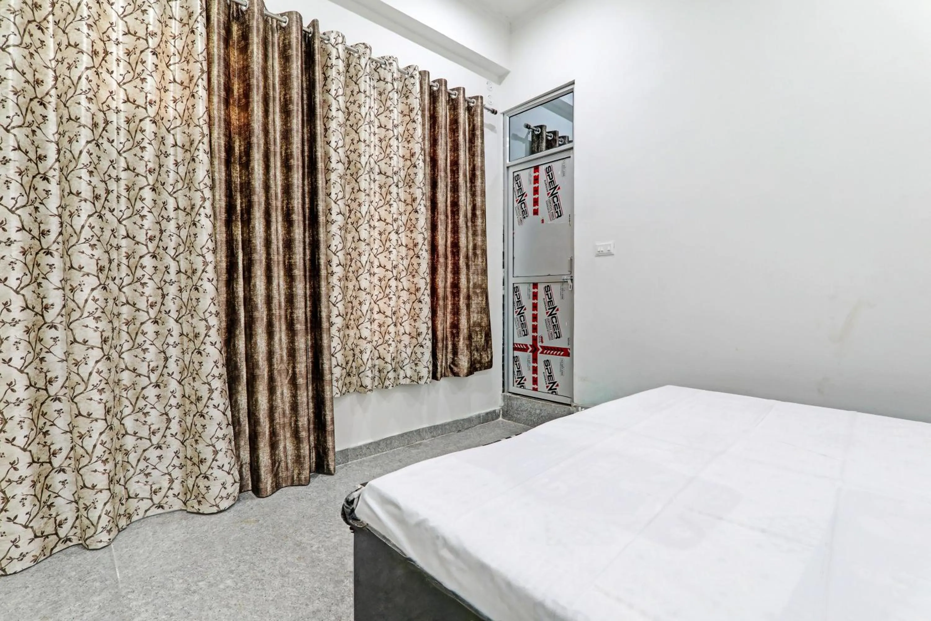 Bedroom in Hotel O Shri Krishna Banquet Hall