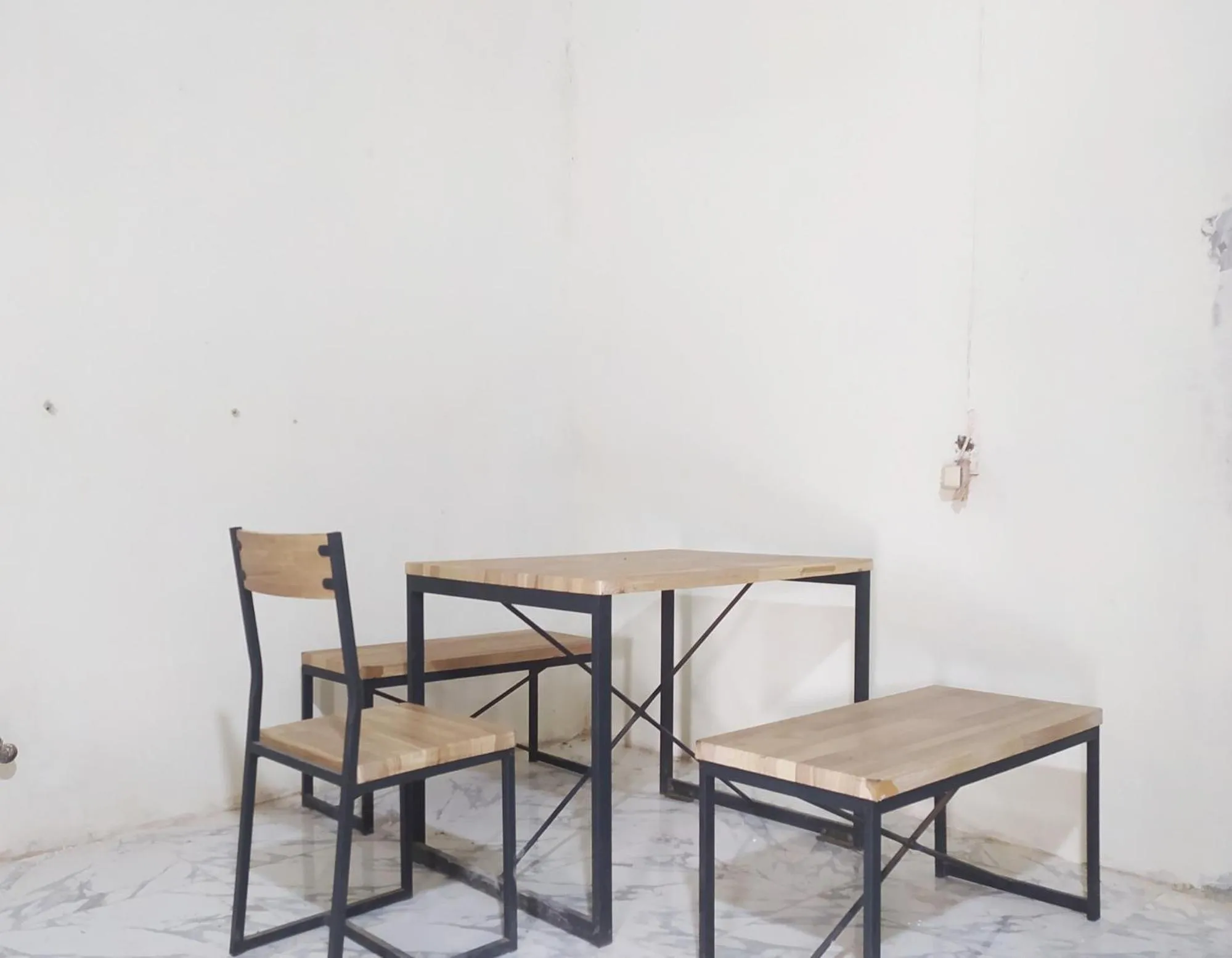 Lobby or reception in RedDoorz Syariah near Exit Tol Bojong Pekalongan