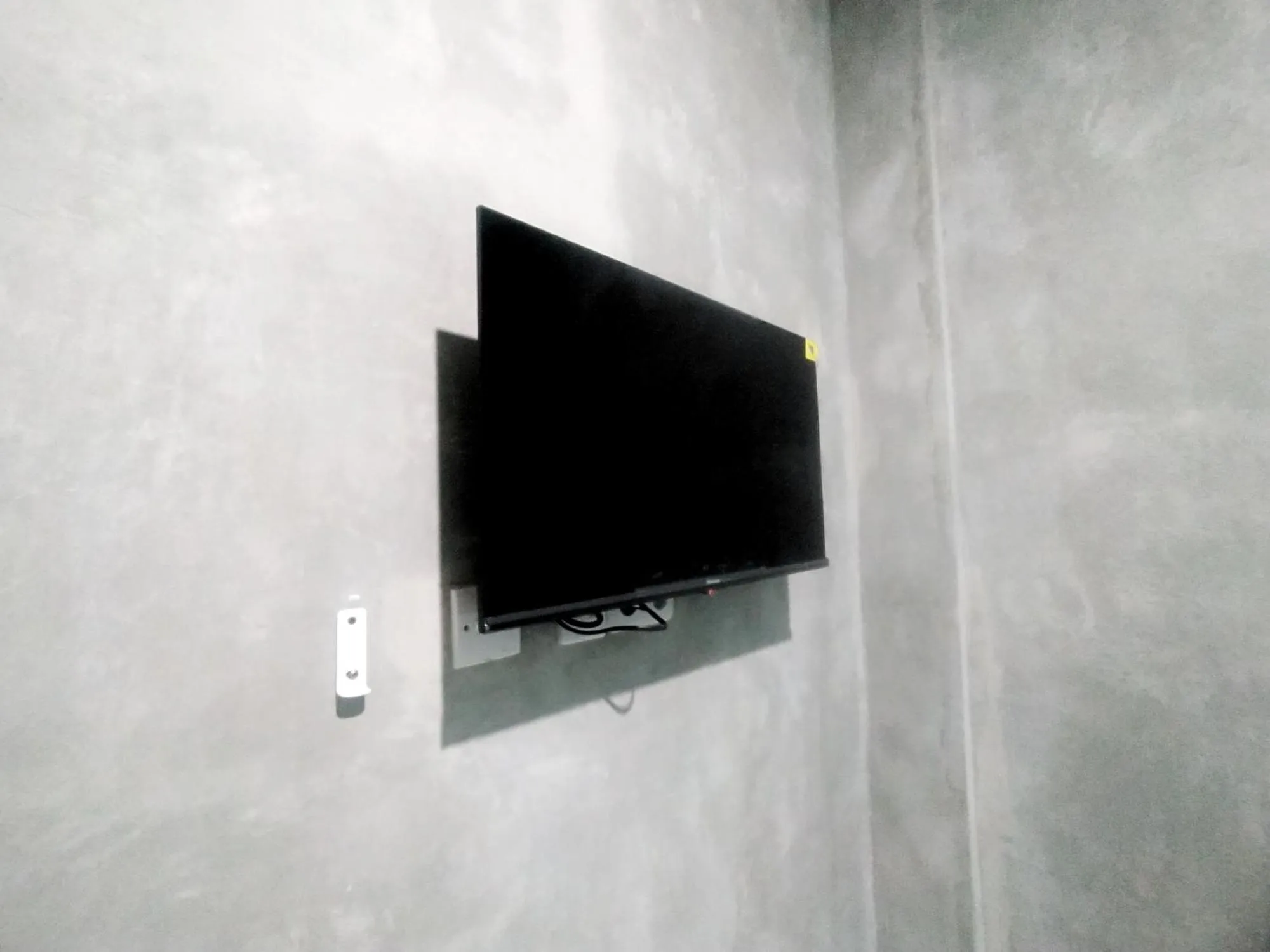 TV and multimedia in RedDoorz Syariah near Exit Tol Bojong Pekalongan