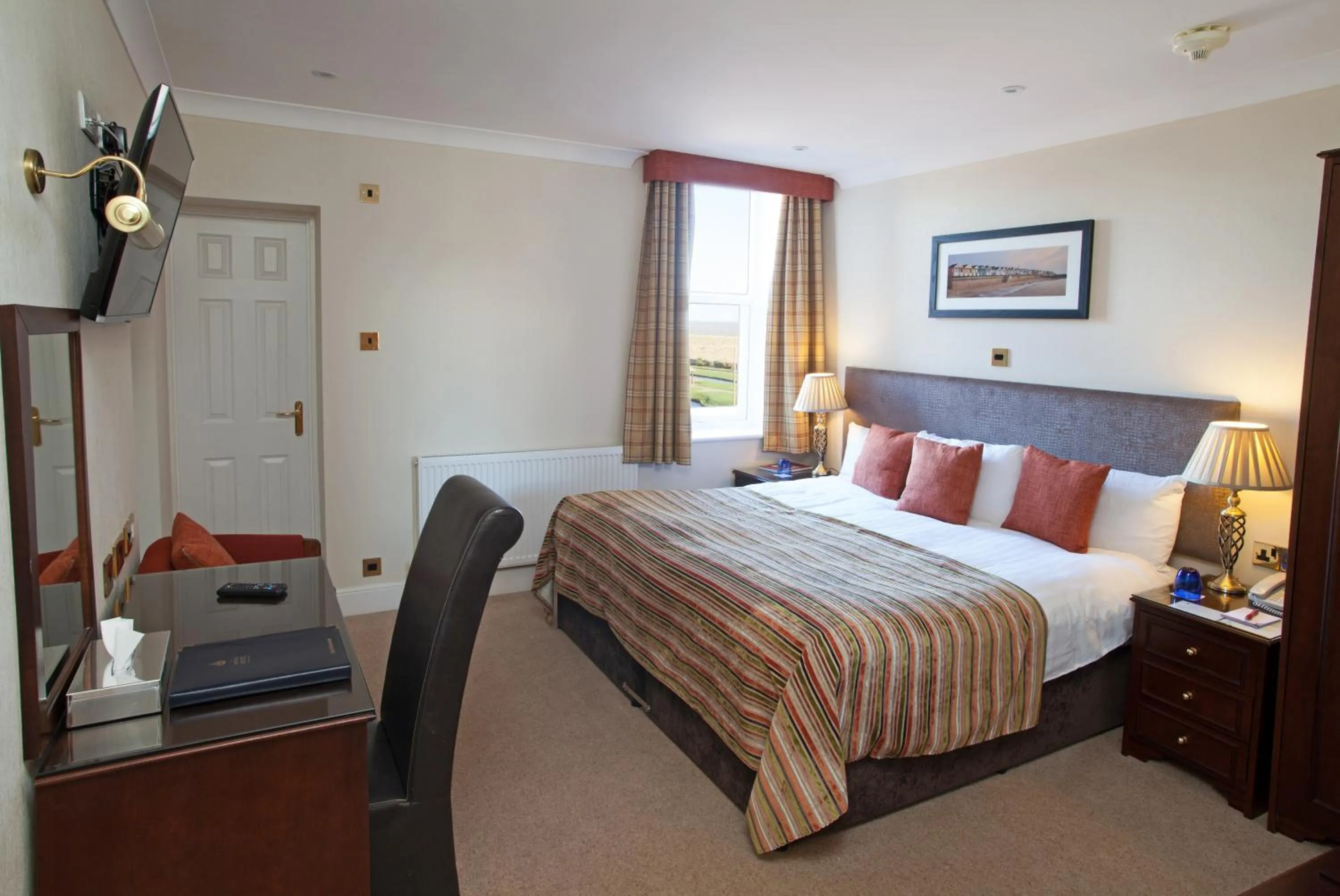 Toilet, Bed in Imperial Hotel