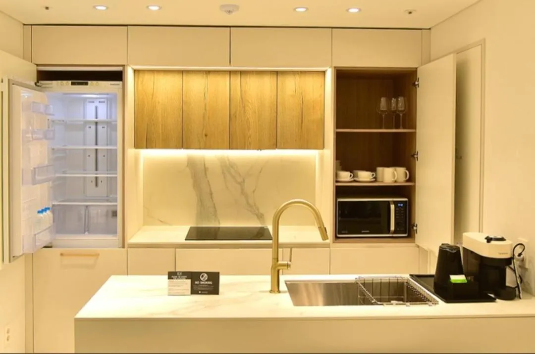 HOTEL THE DESIGNERS LYJ SUITE YEOKSAM