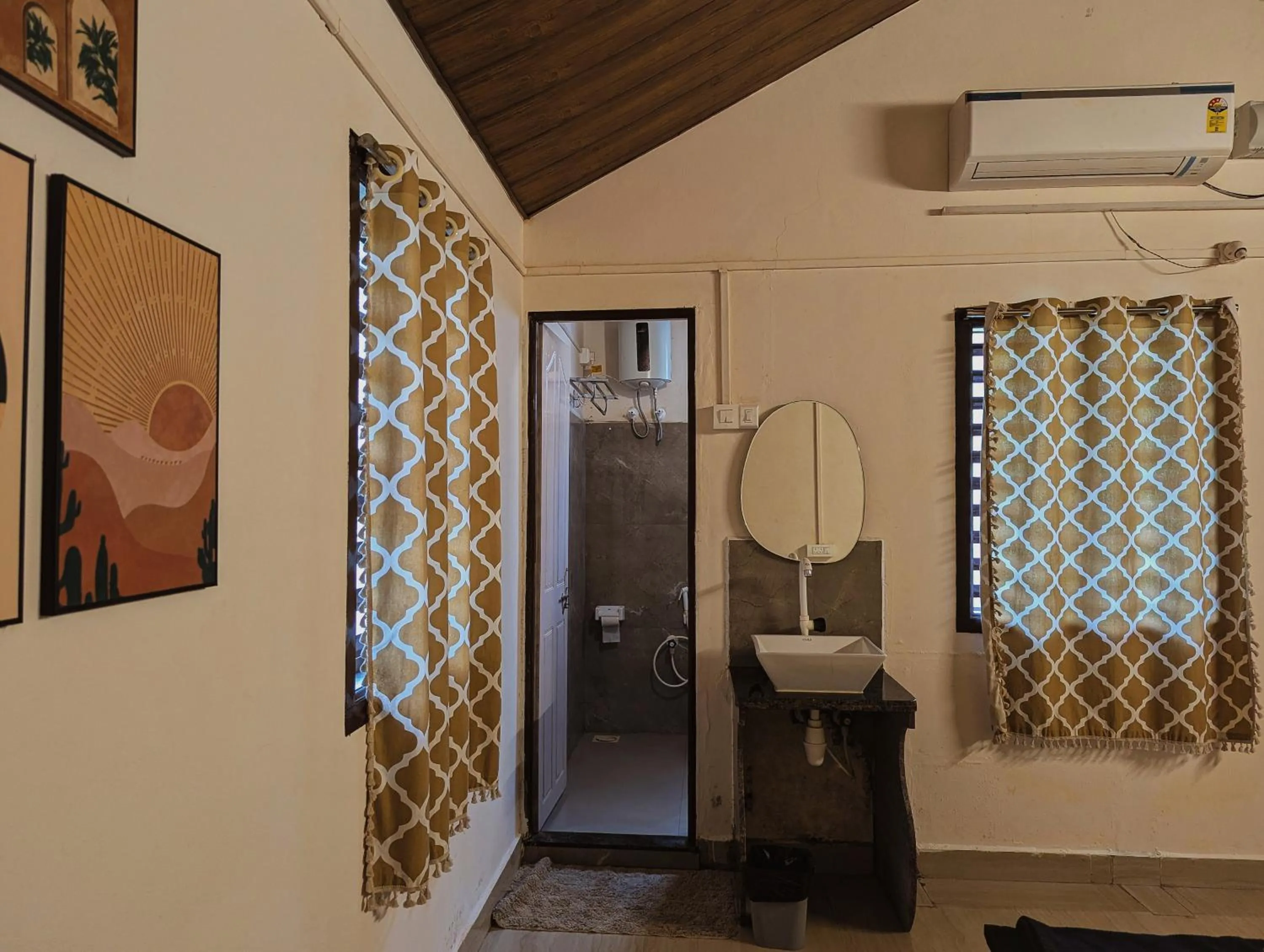 Bedroom in Sunset Cafe Beach Stay