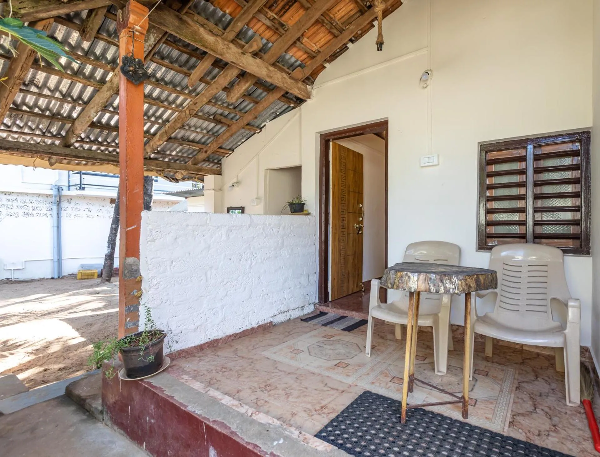 Seating area in Sunset Cafe Beach Stay