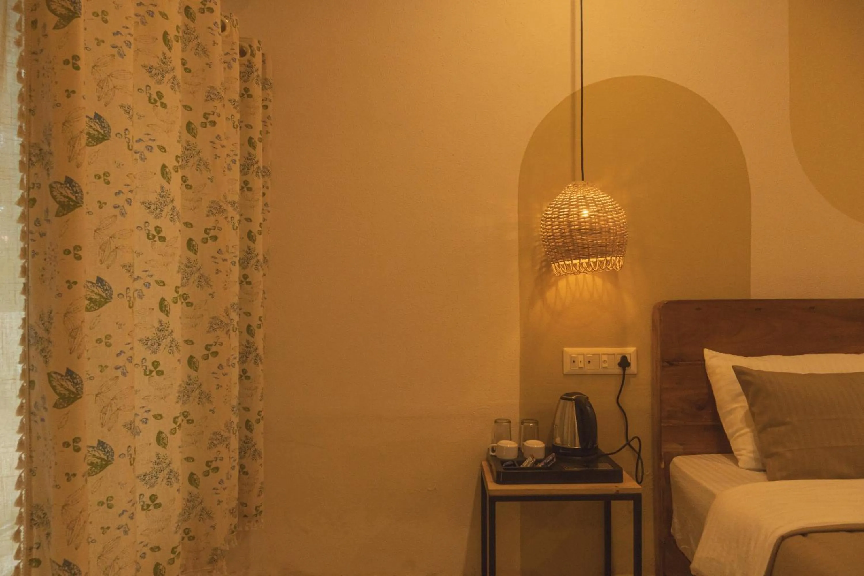 Bedroom, Bed in Sunset Cafe Beach Stay