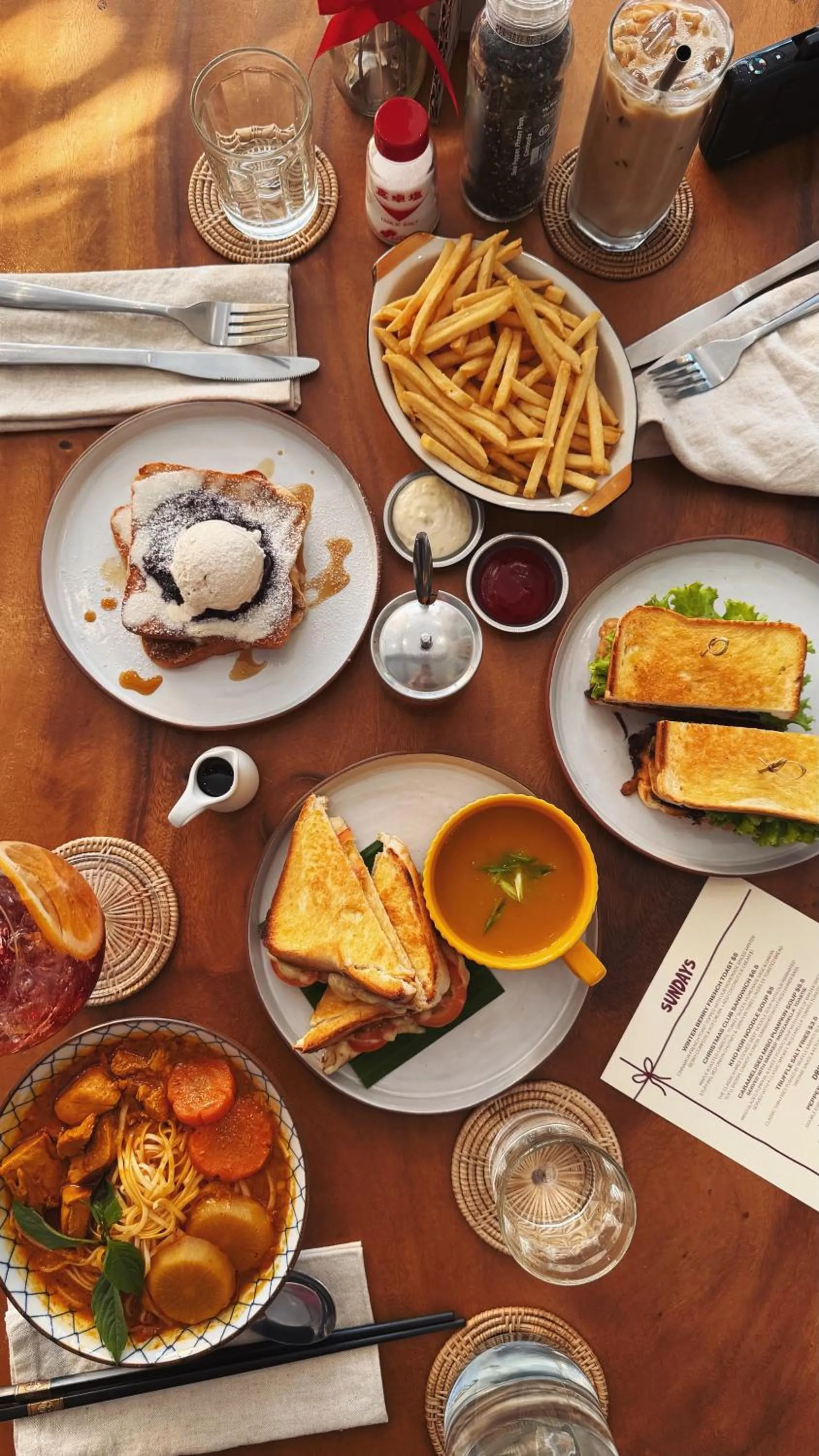 Restaurant/places to eat in Sundays Boutique Eco Hotel