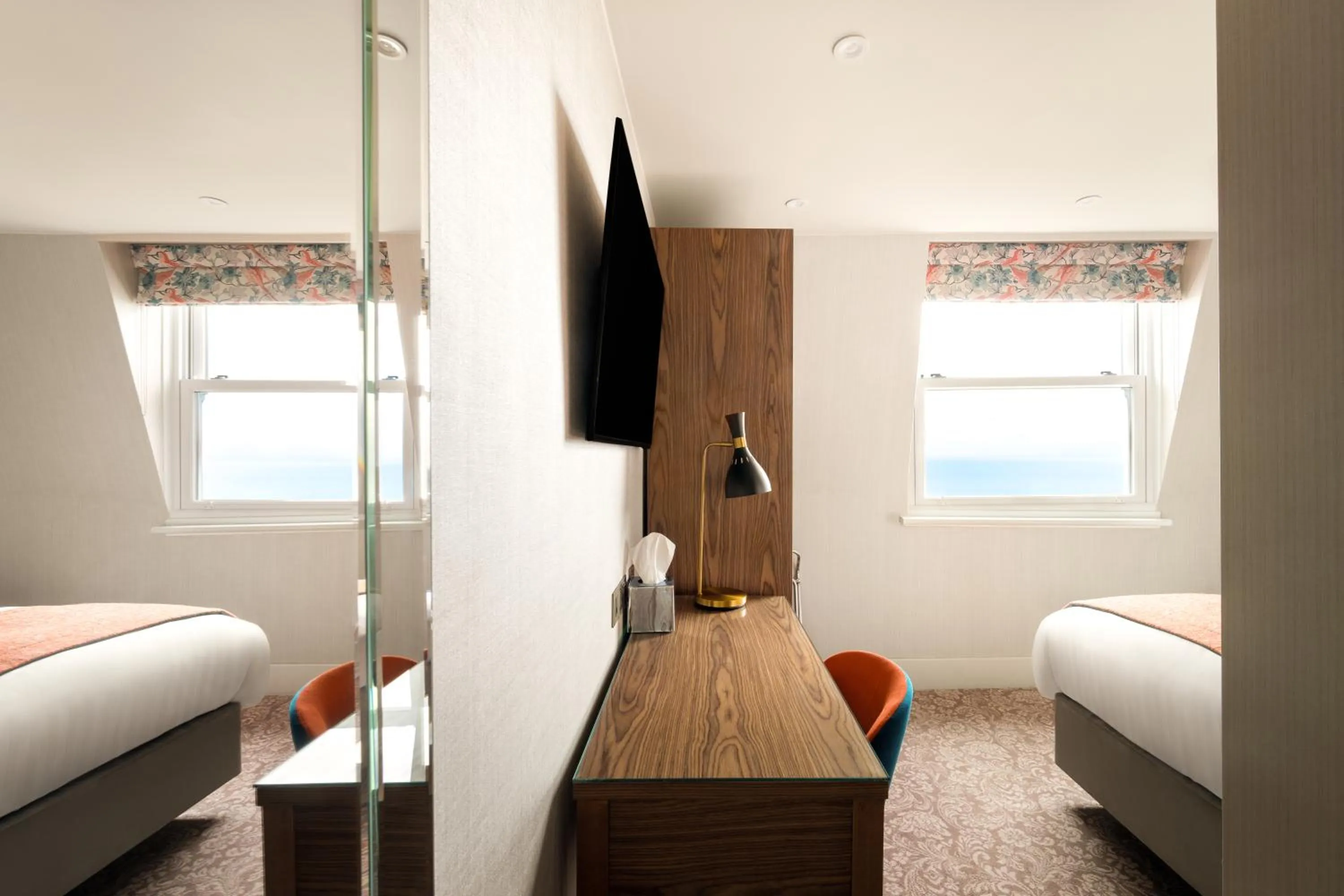 Coffee/tea facilities, Bed in voco The Clifton Folkestone by IHG