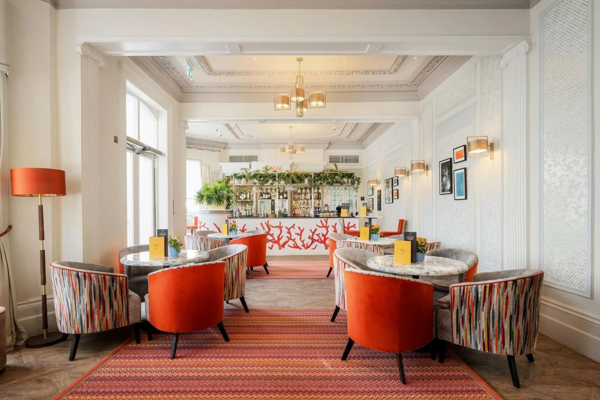 Lounge or bar in voco The Clifton Folkestone by IHG