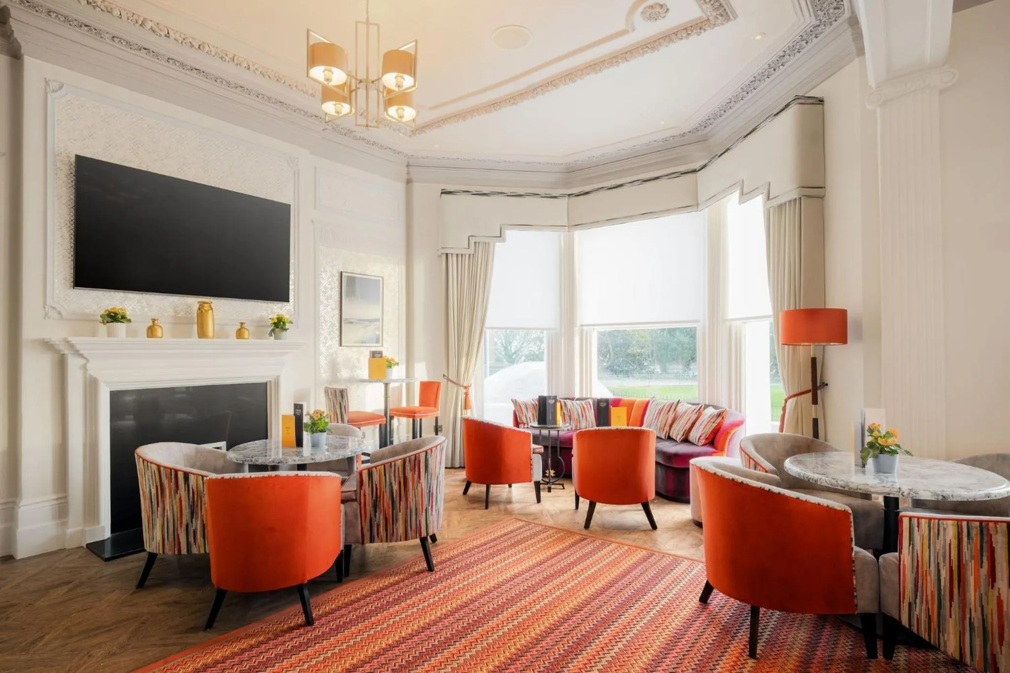 Lounge or bar in voco The Clifton Folkestone by IHG