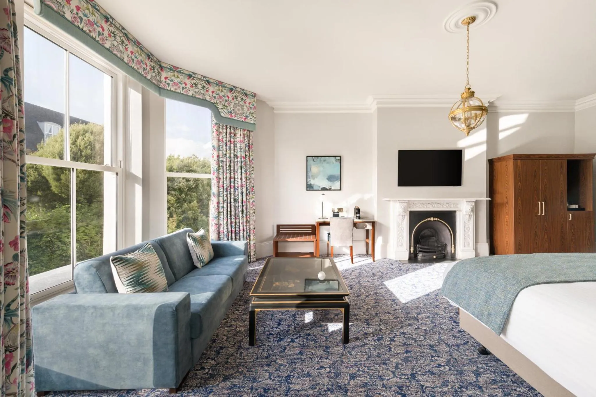 Photo of the whole room, Bed in voco The Clifton Folkestone by IHG