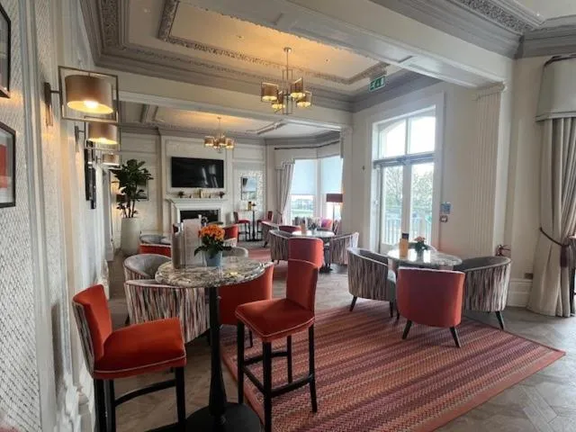 Lounge or bar in voco The Clifton Folkestone by IHG