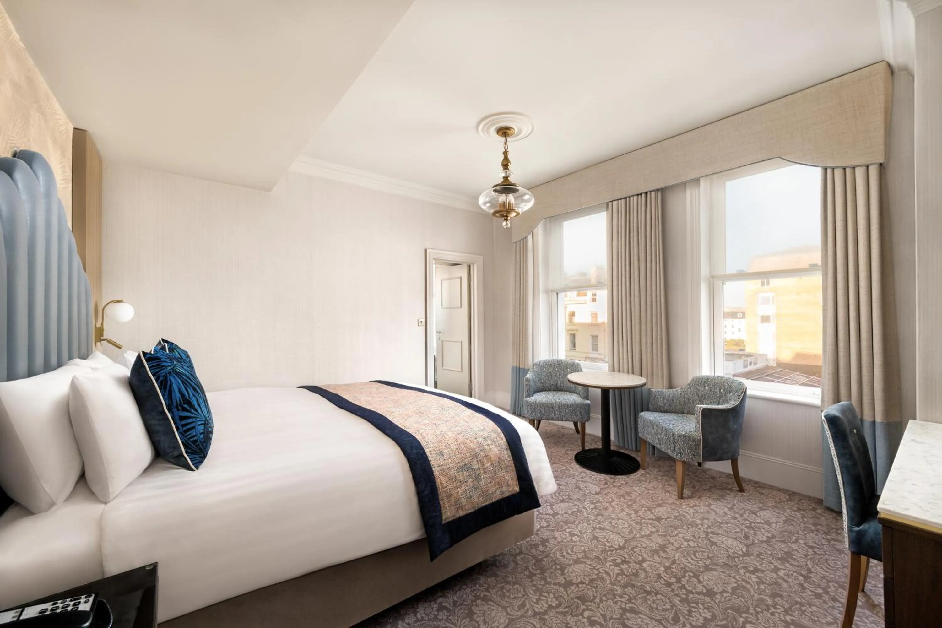 Coffee/tea facilities, Bed in voco The Clifton Folkestone by IHG