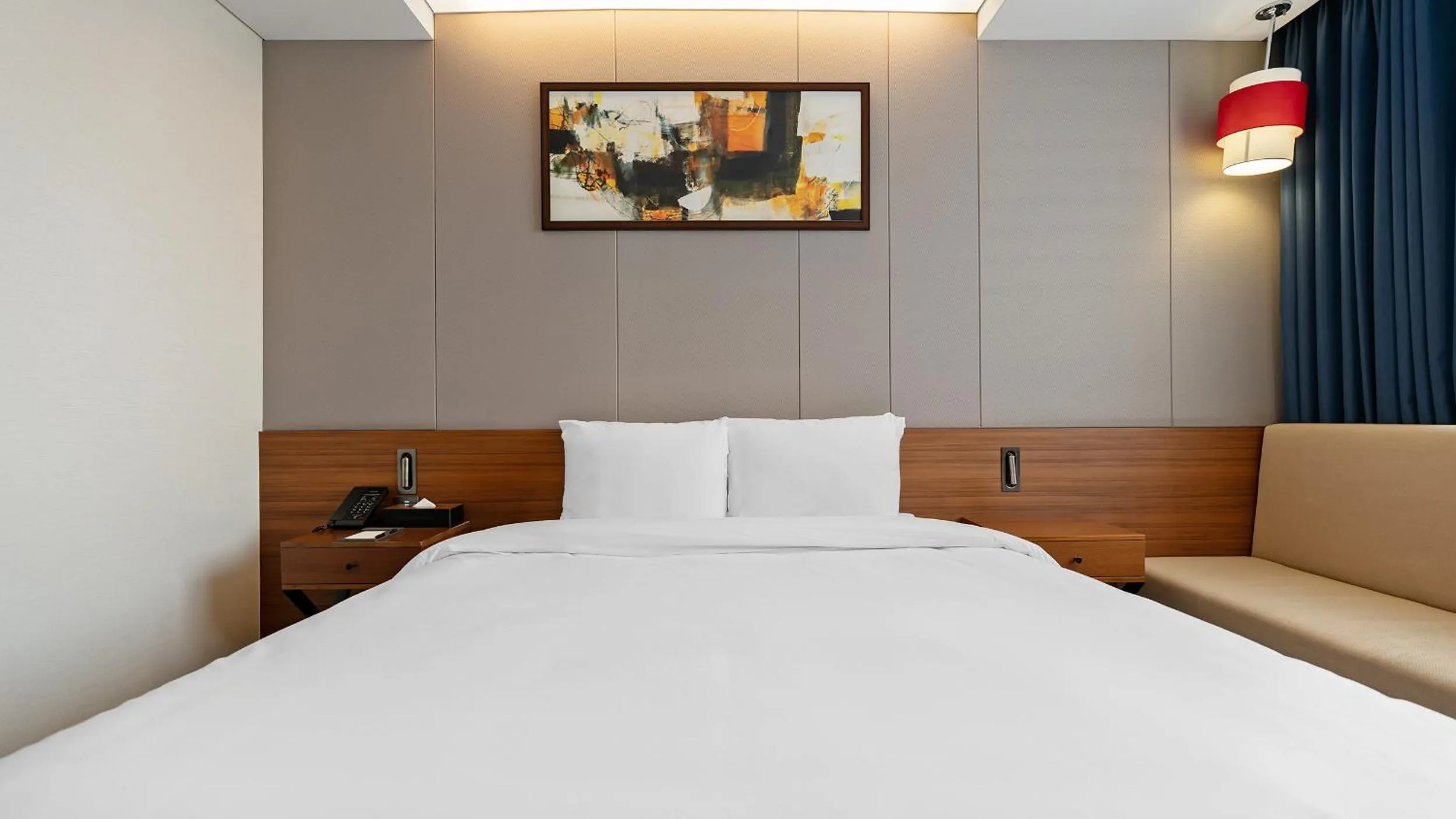 Bed in Gloucester Hotel Jeonju