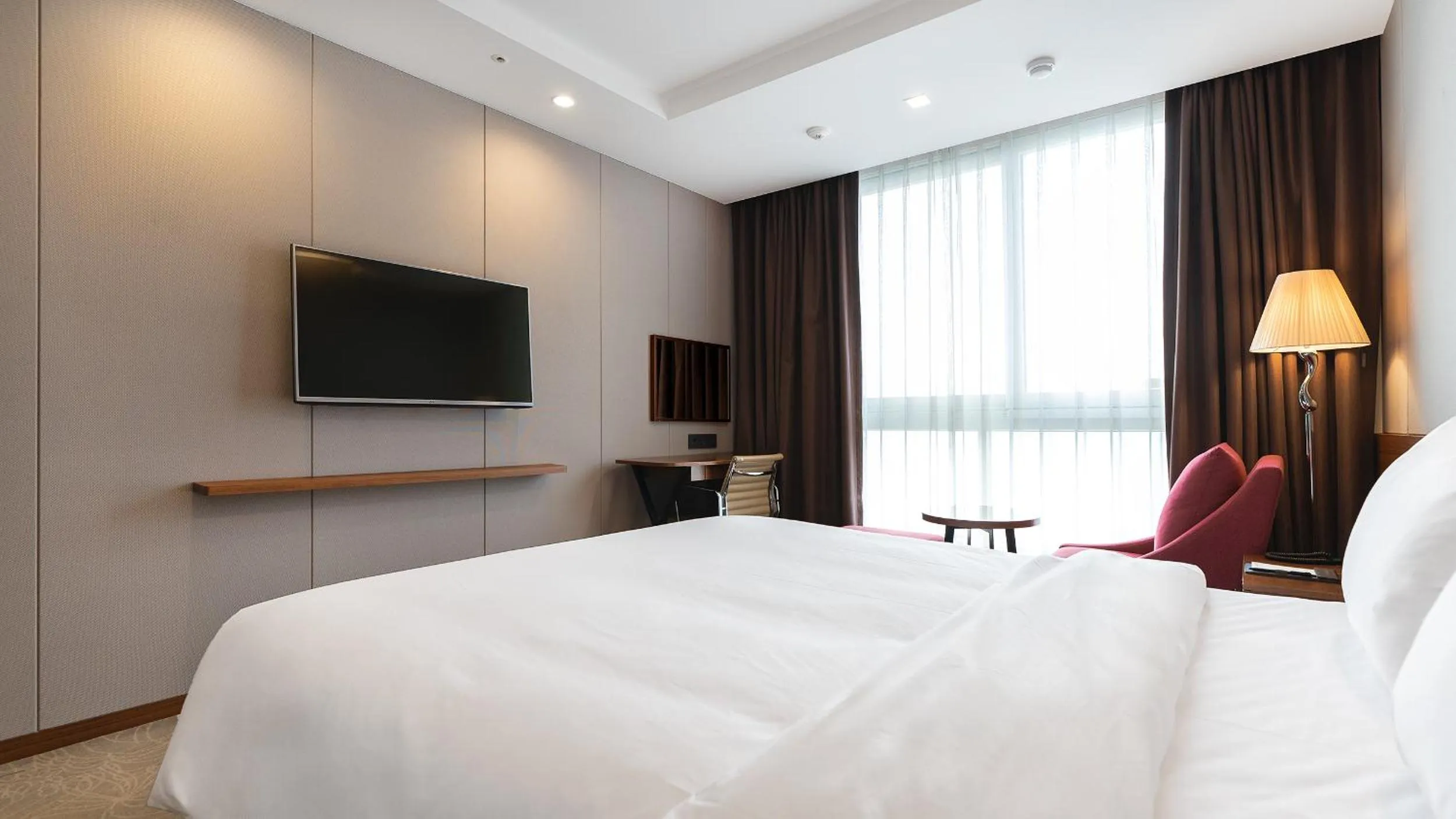 Bed in Gloucester Hotel Jeonju