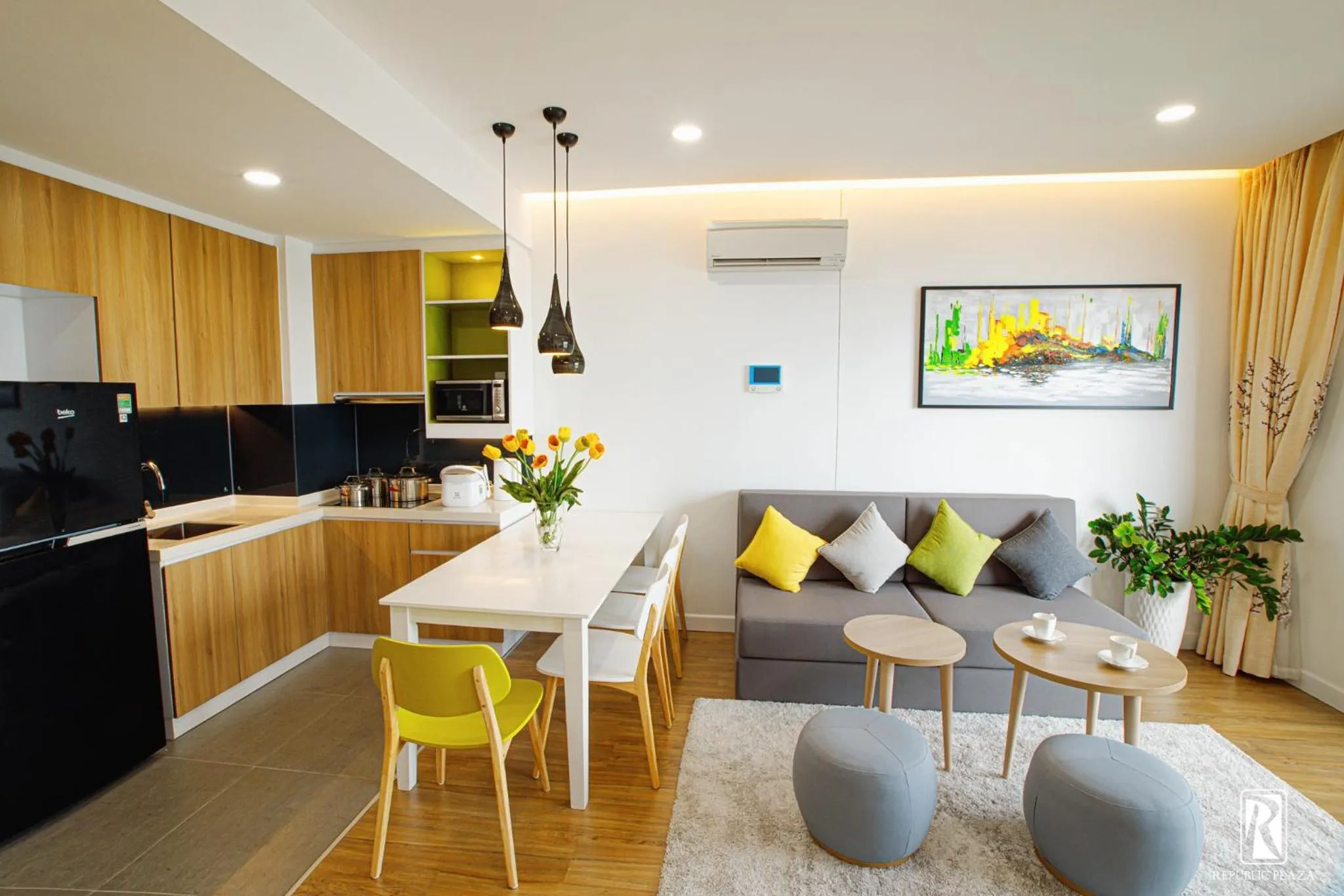Kitchen or kitchenette in Republic Plaza Apartments Saigon Airport