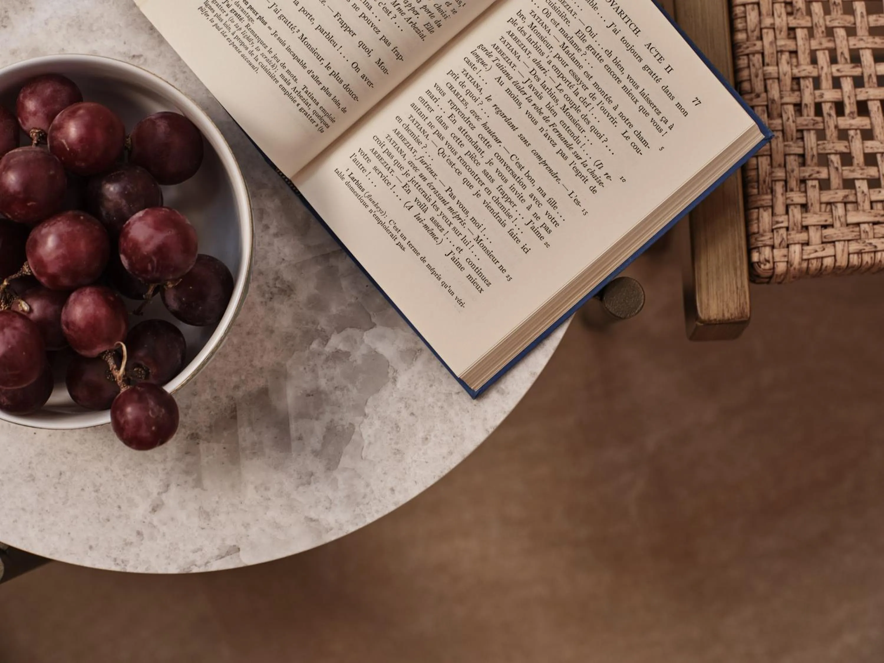 Library in Domus Blanc Boutique Hotel