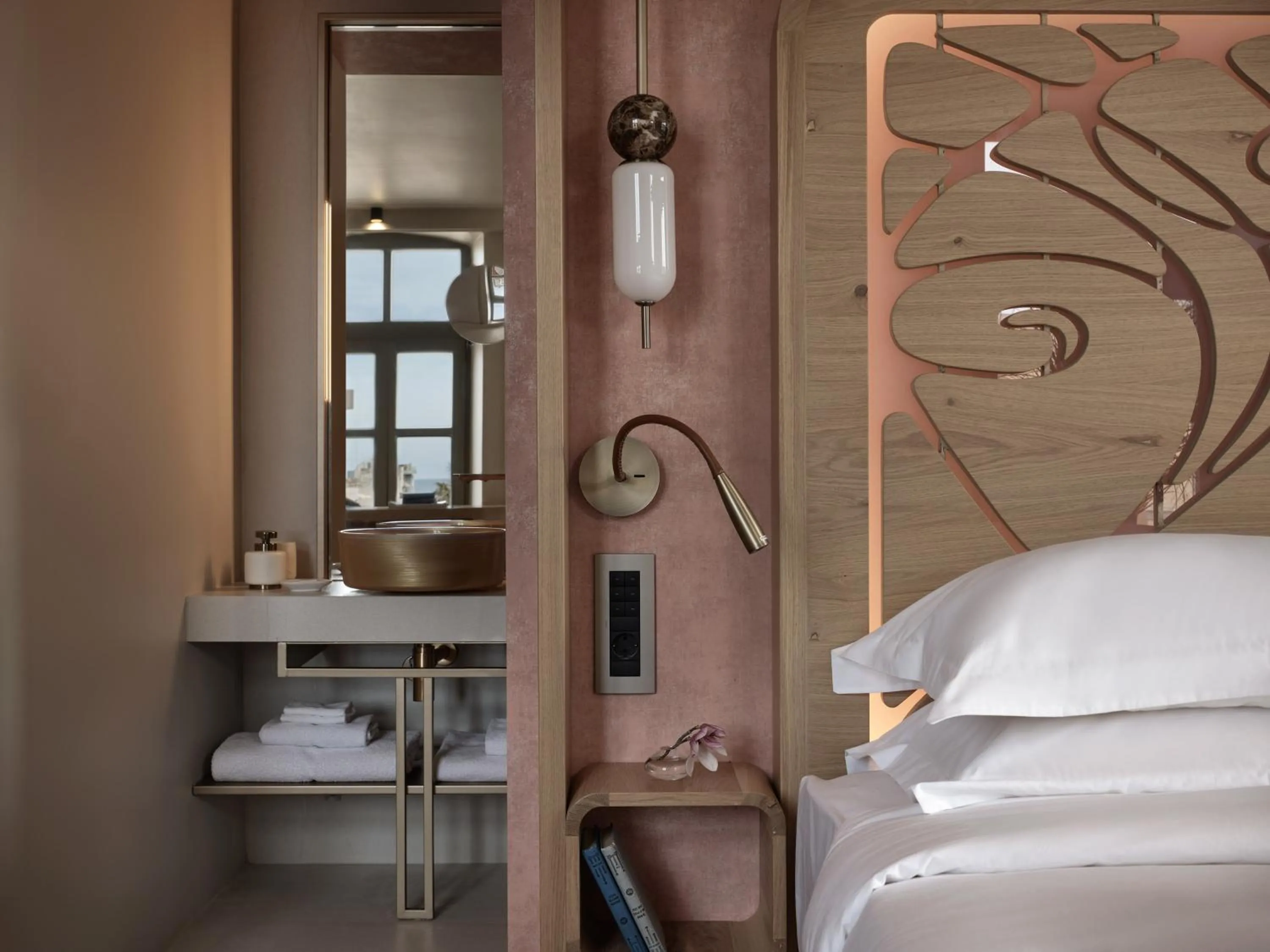 Bathroom, Bed in Domus Blanc Boutique Hotel