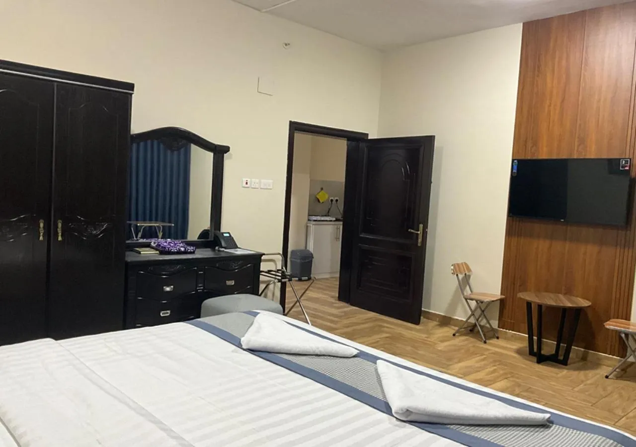 Photo of the whole room, Bed in Al Baida Suites Al Salam Branch