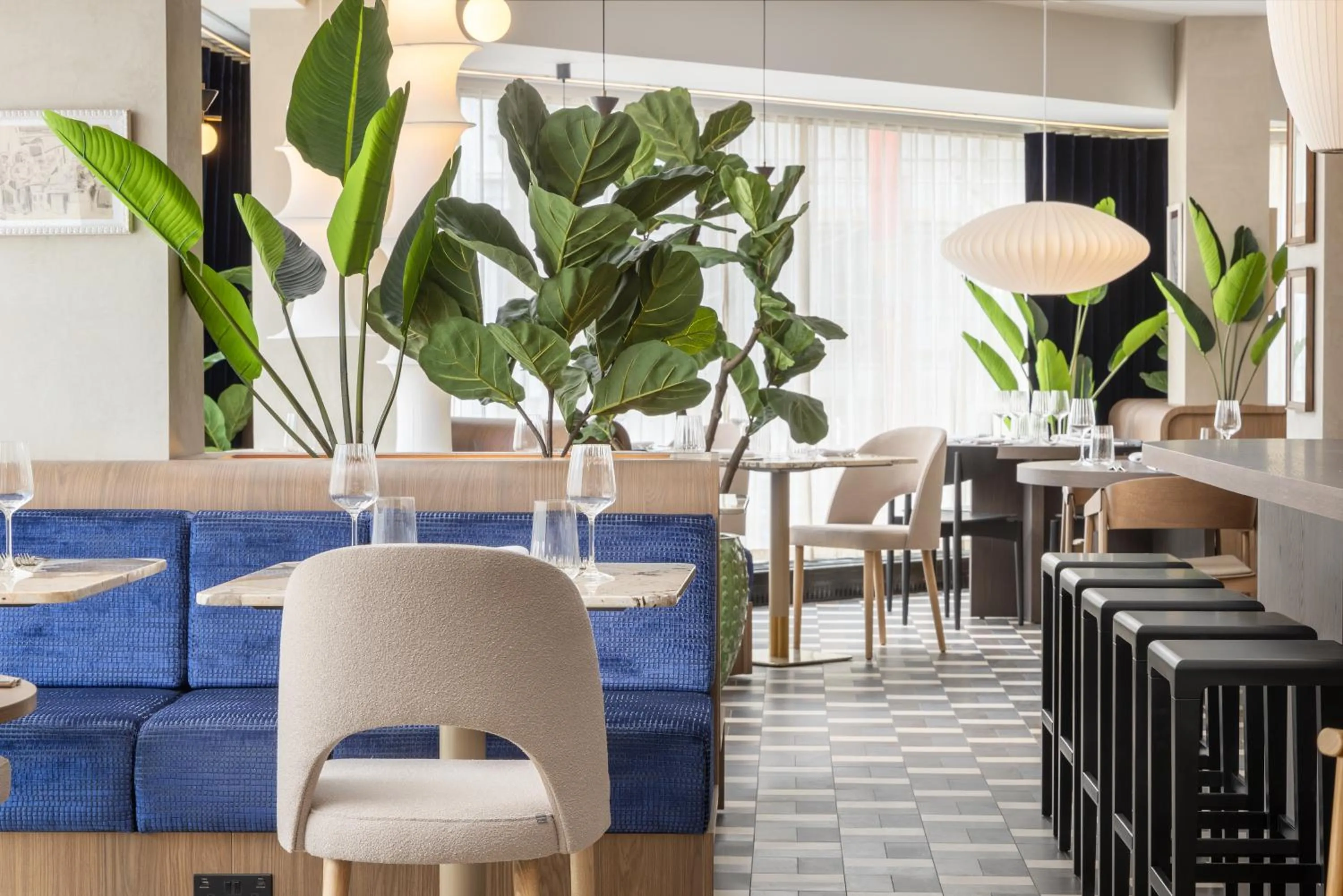 Restaurant/places to eat in ibis London Earls Court