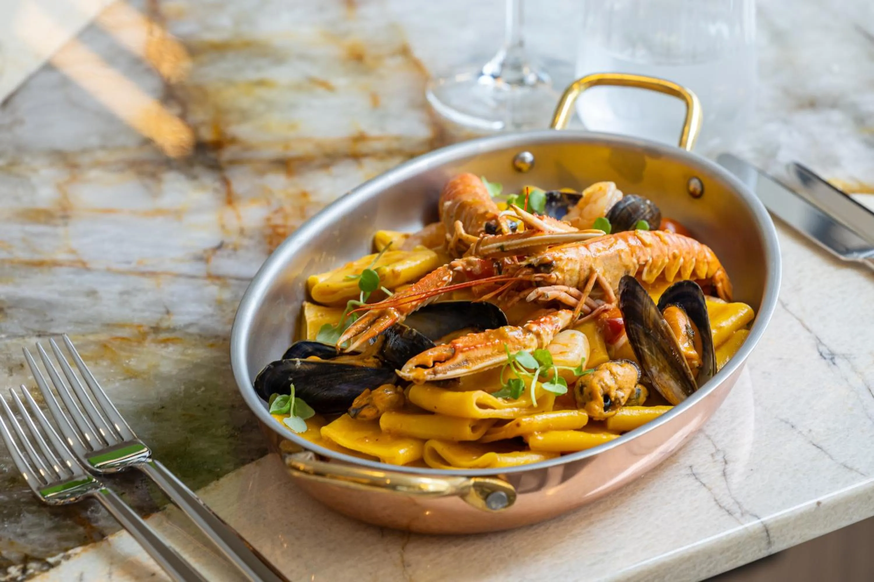 Restaurant/places to eat in ibis London Earls Court