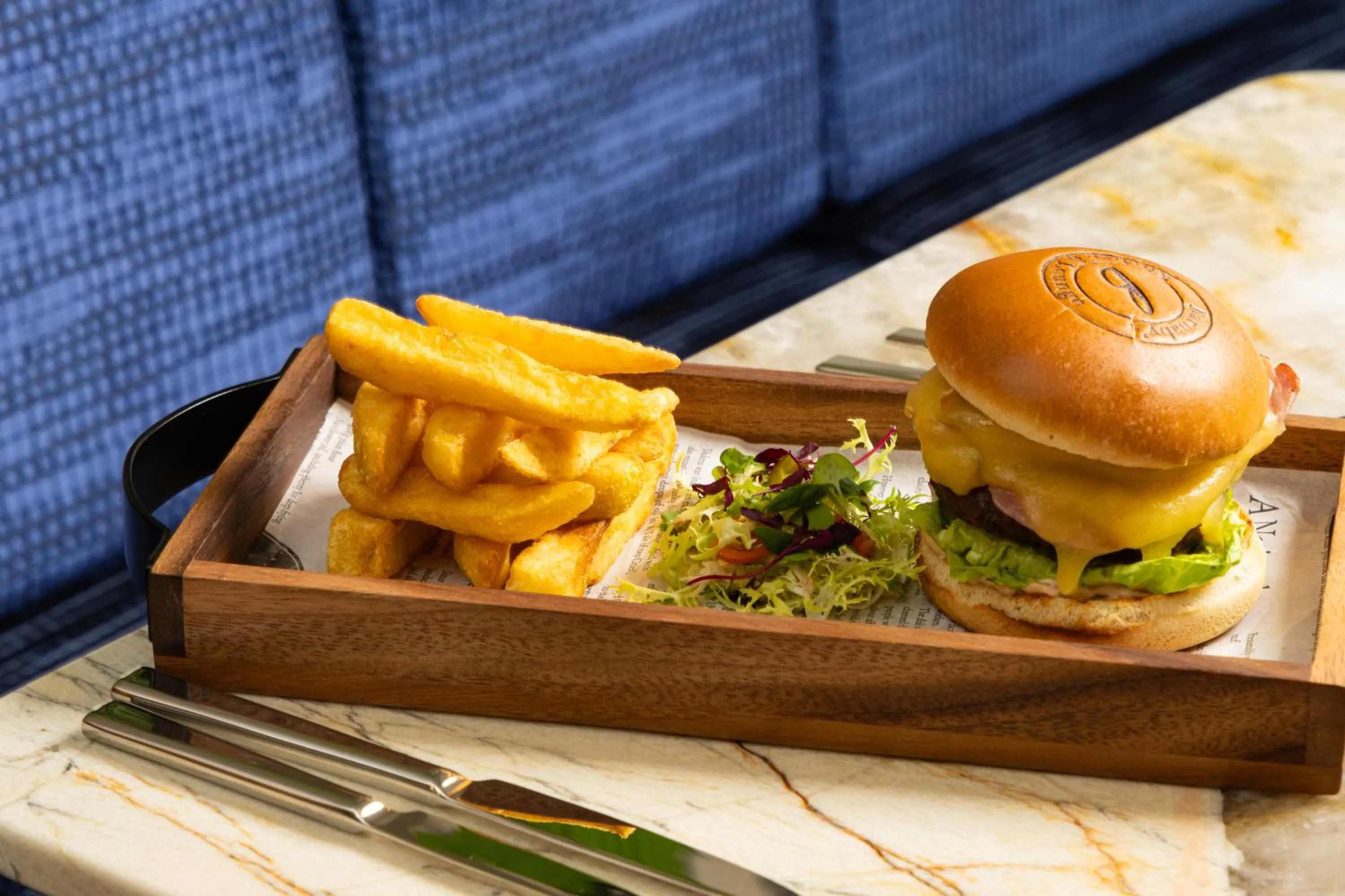 Restaurant/places to eat in ibis London Earls Court