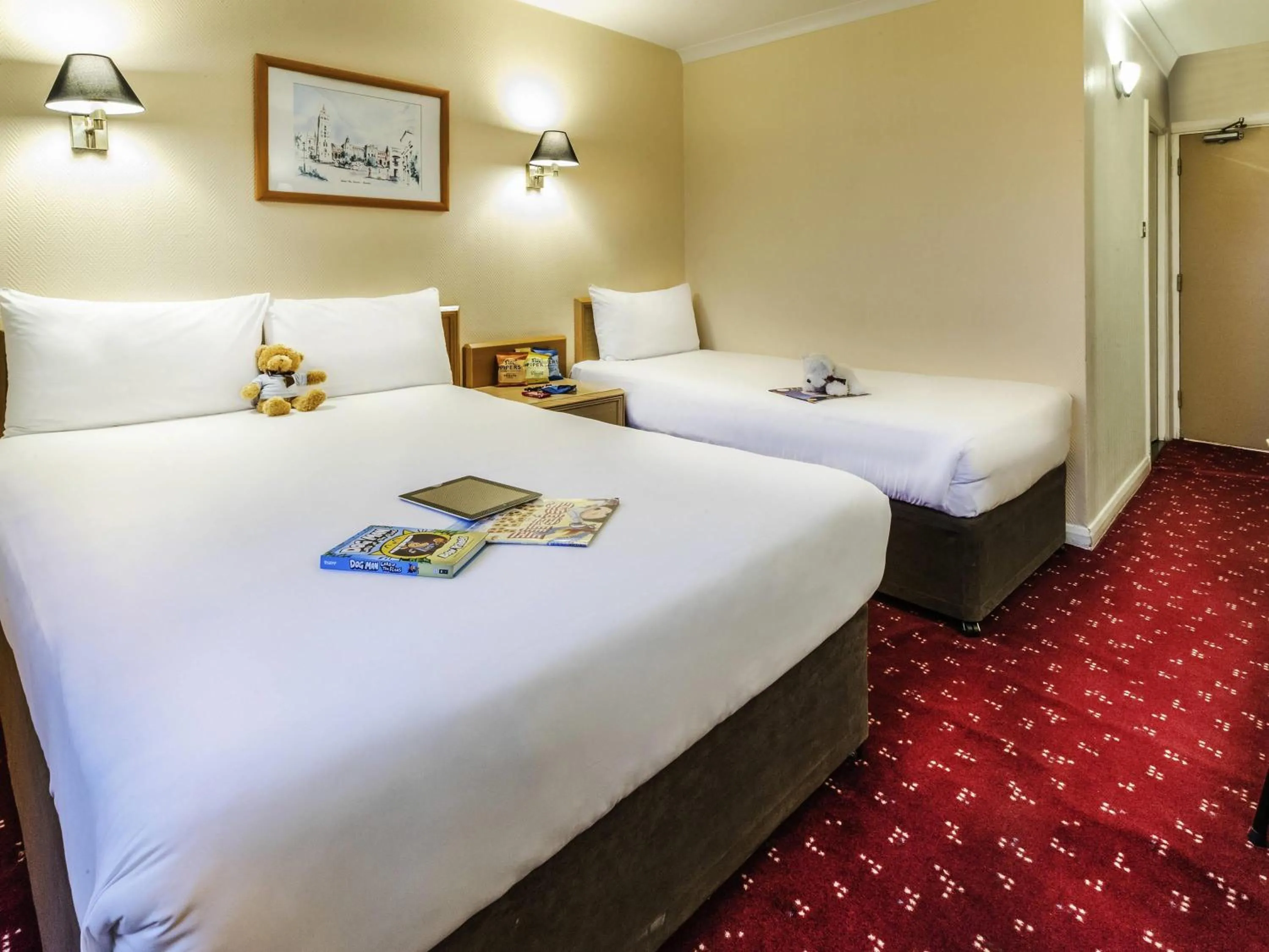 Bedroom, Bed in ibis London Earls Court