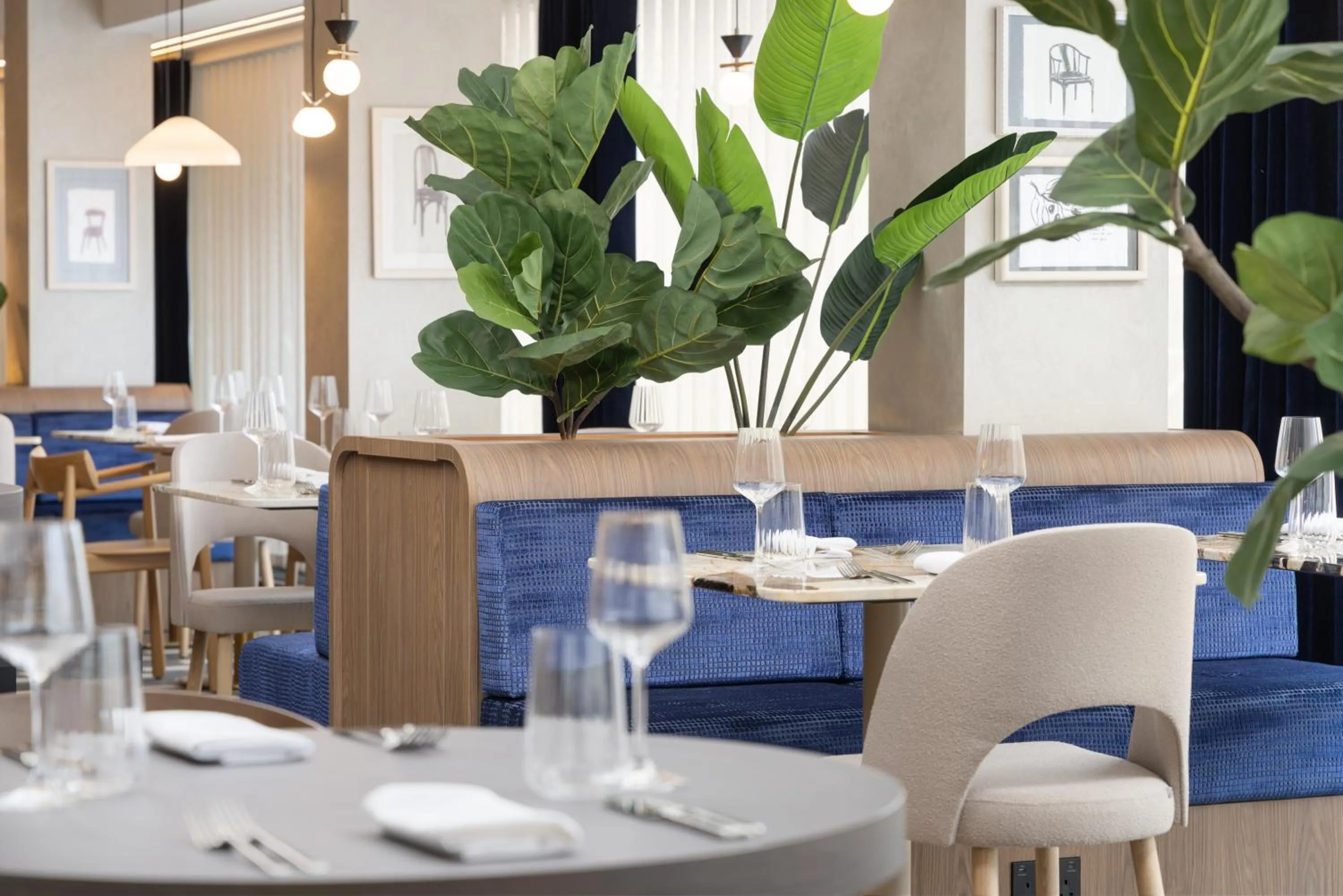 Restaurant/places to eat in ibis London Earls Court