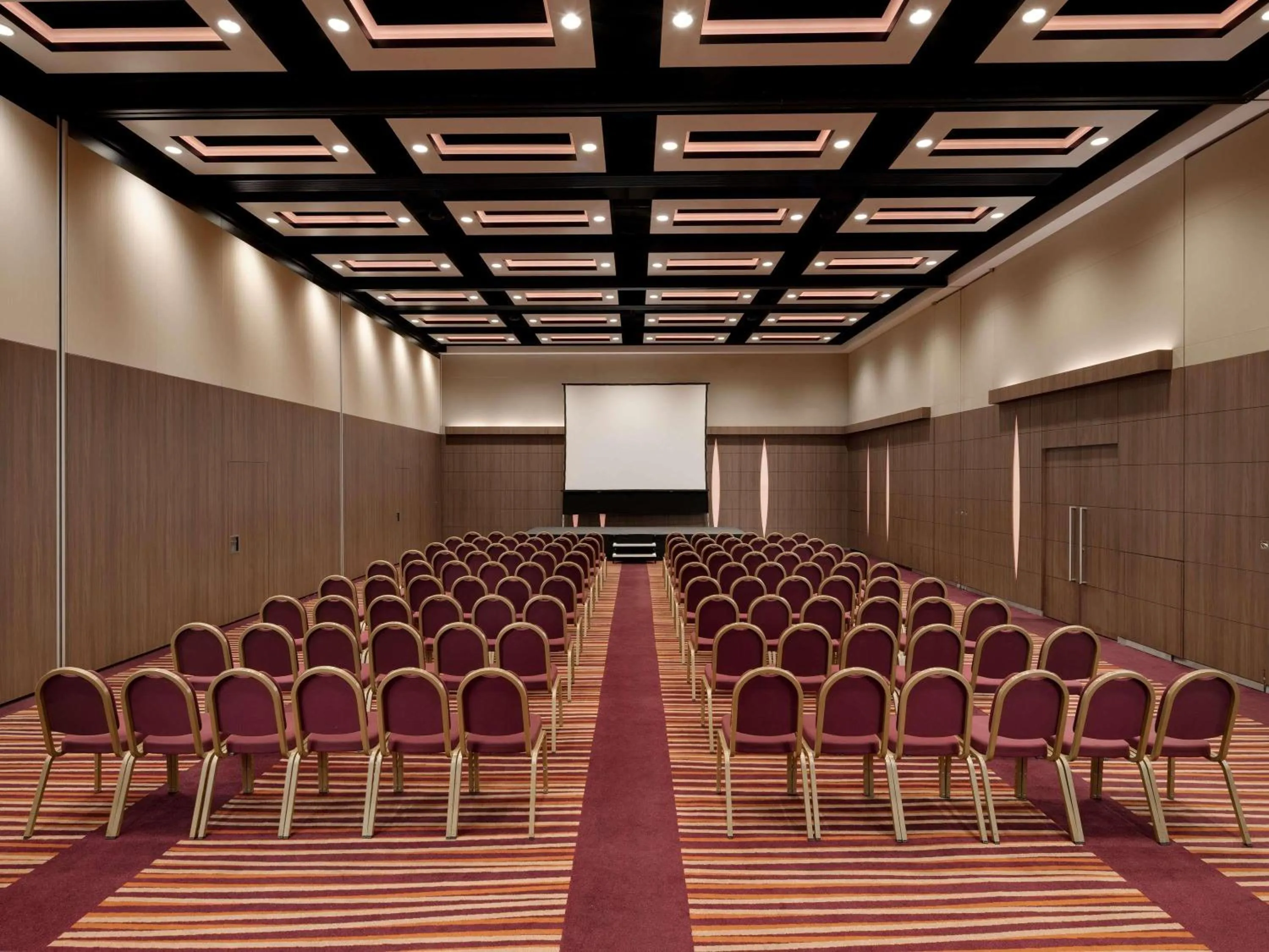 Meeting/conference room in ibis London Earls Court