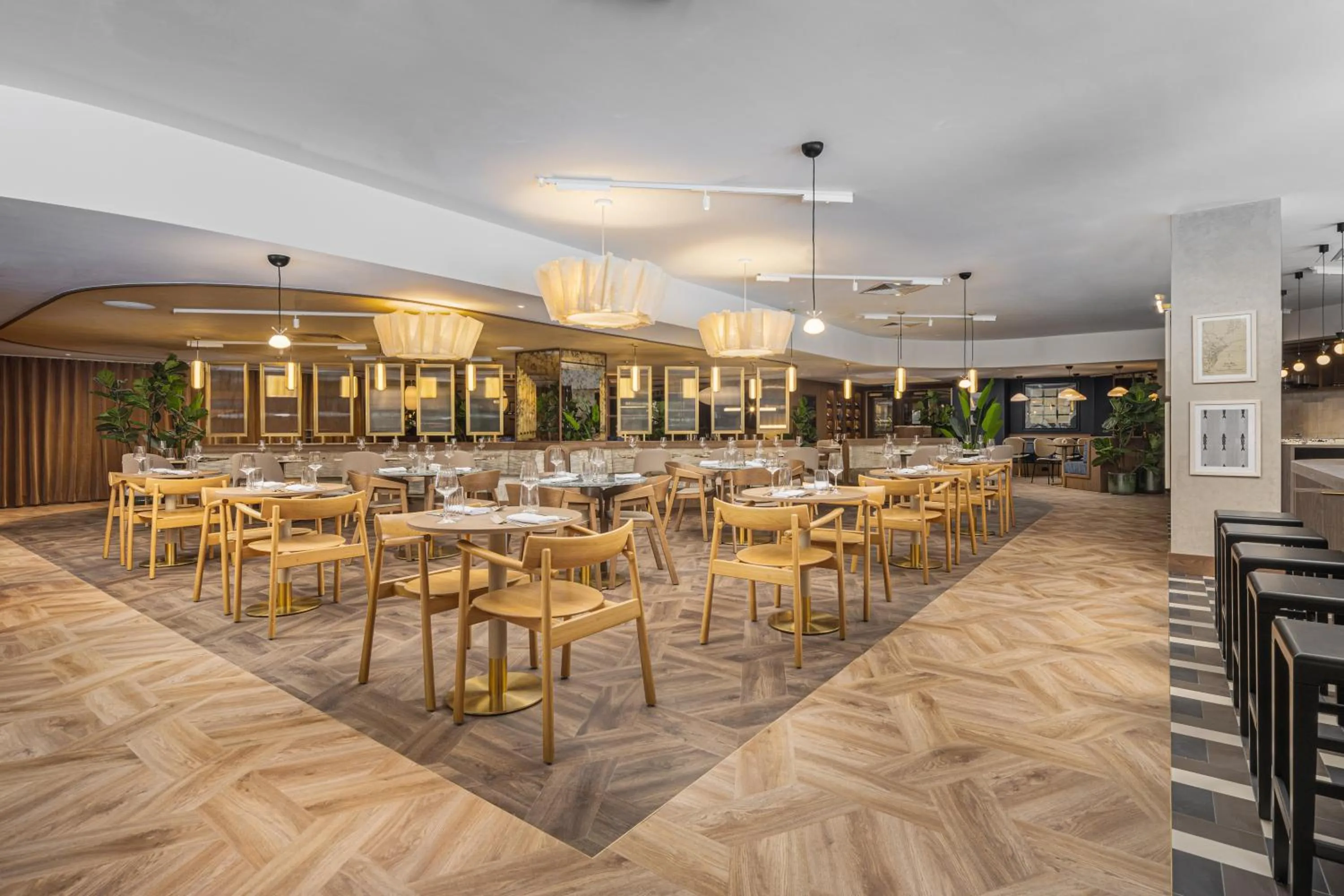 Restaurant/places to eat in ibis London Earls Court