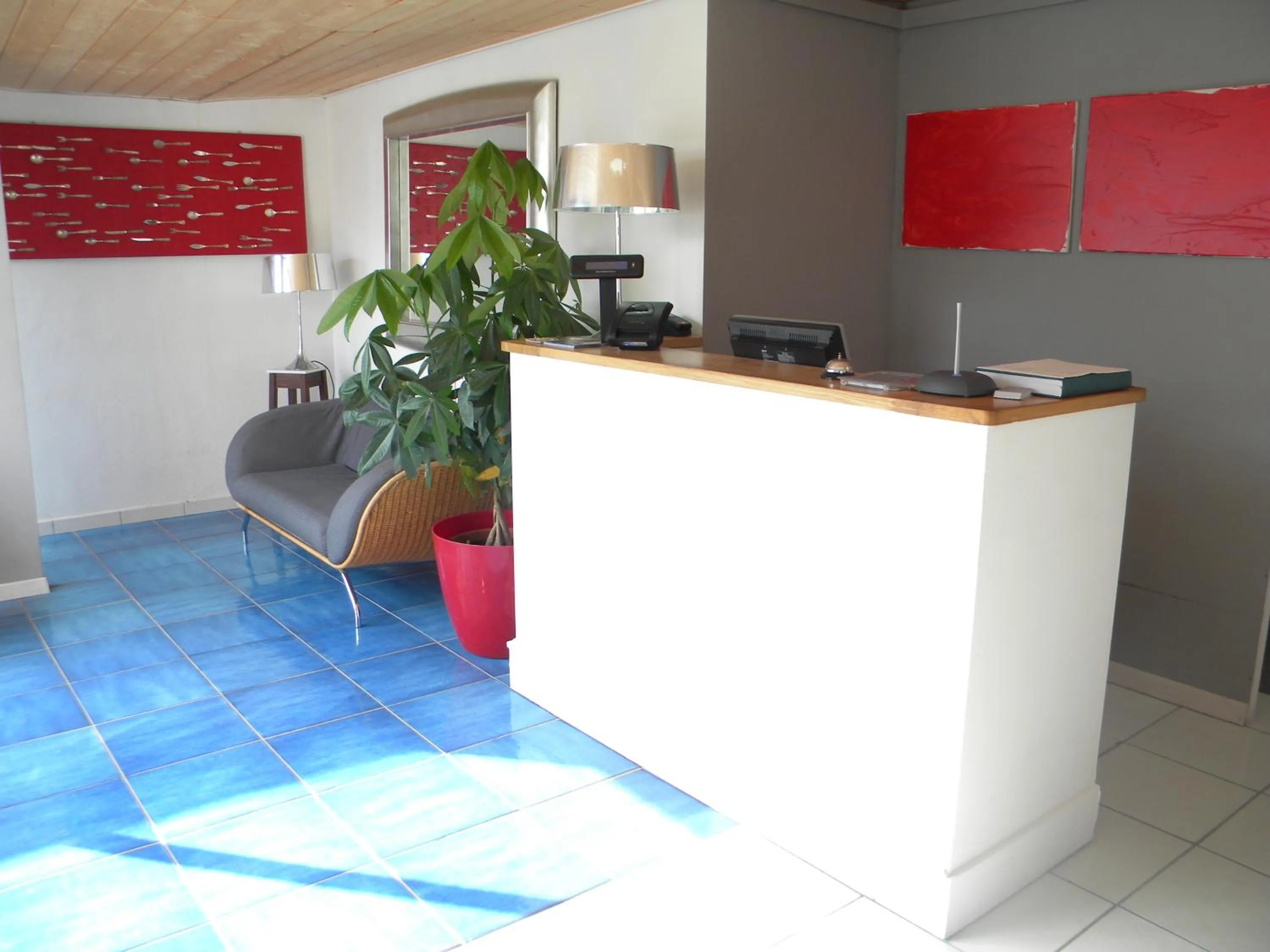 Restaurant/places to eat in HOTEL GENOVA