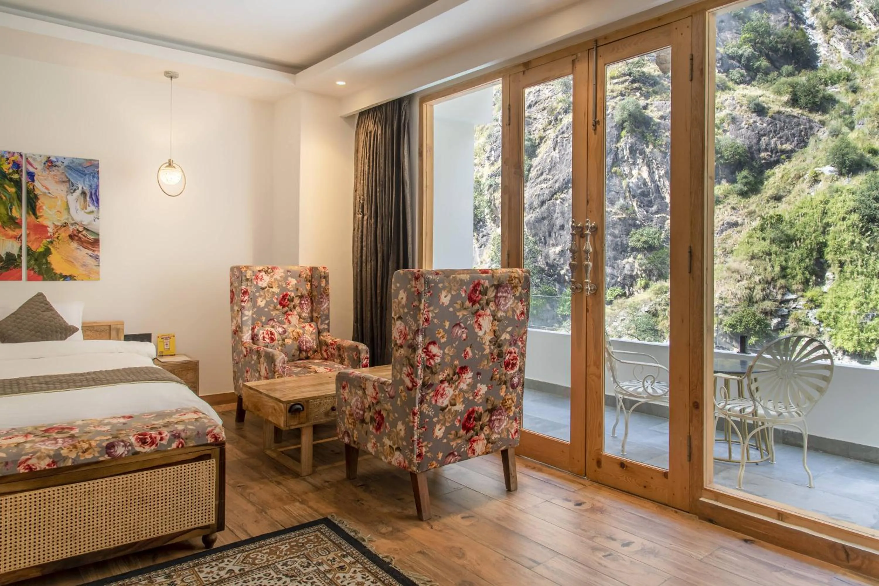 Bed in Echor Palm Bliss Riverside Resort & Spa Kasol