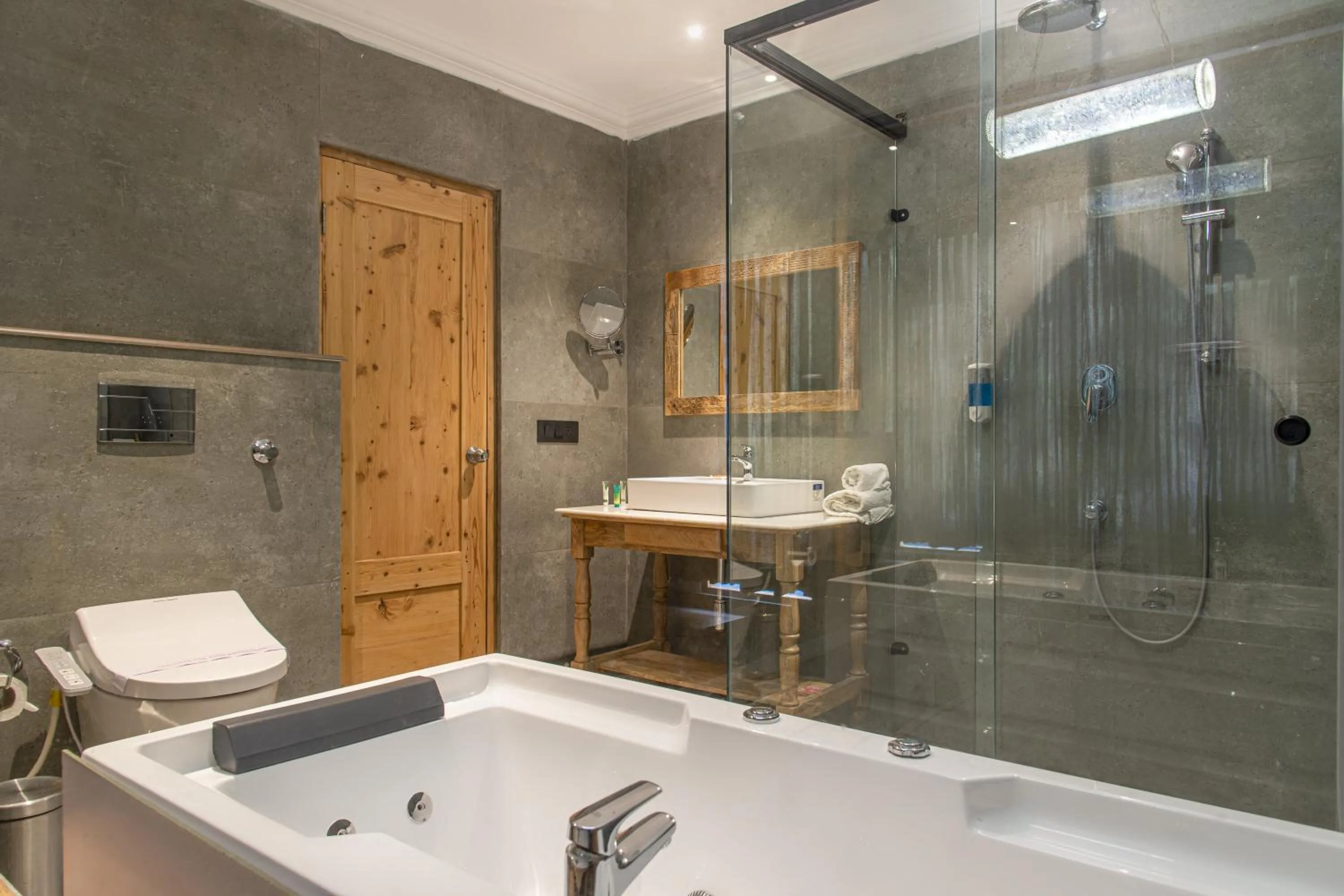 Shower in Echor Palm Bliss Riverside Resort & Spa Kasol