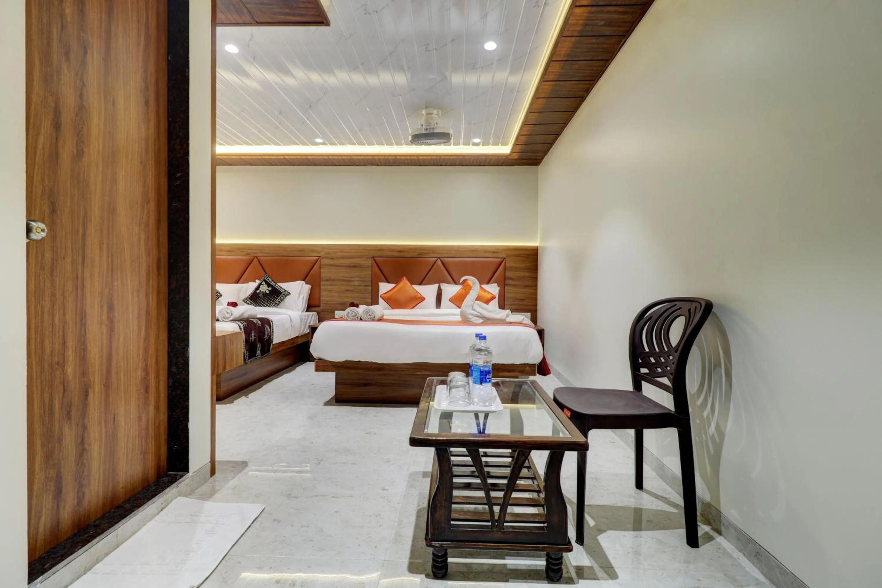 Seating area, Bed in Hotel Archith