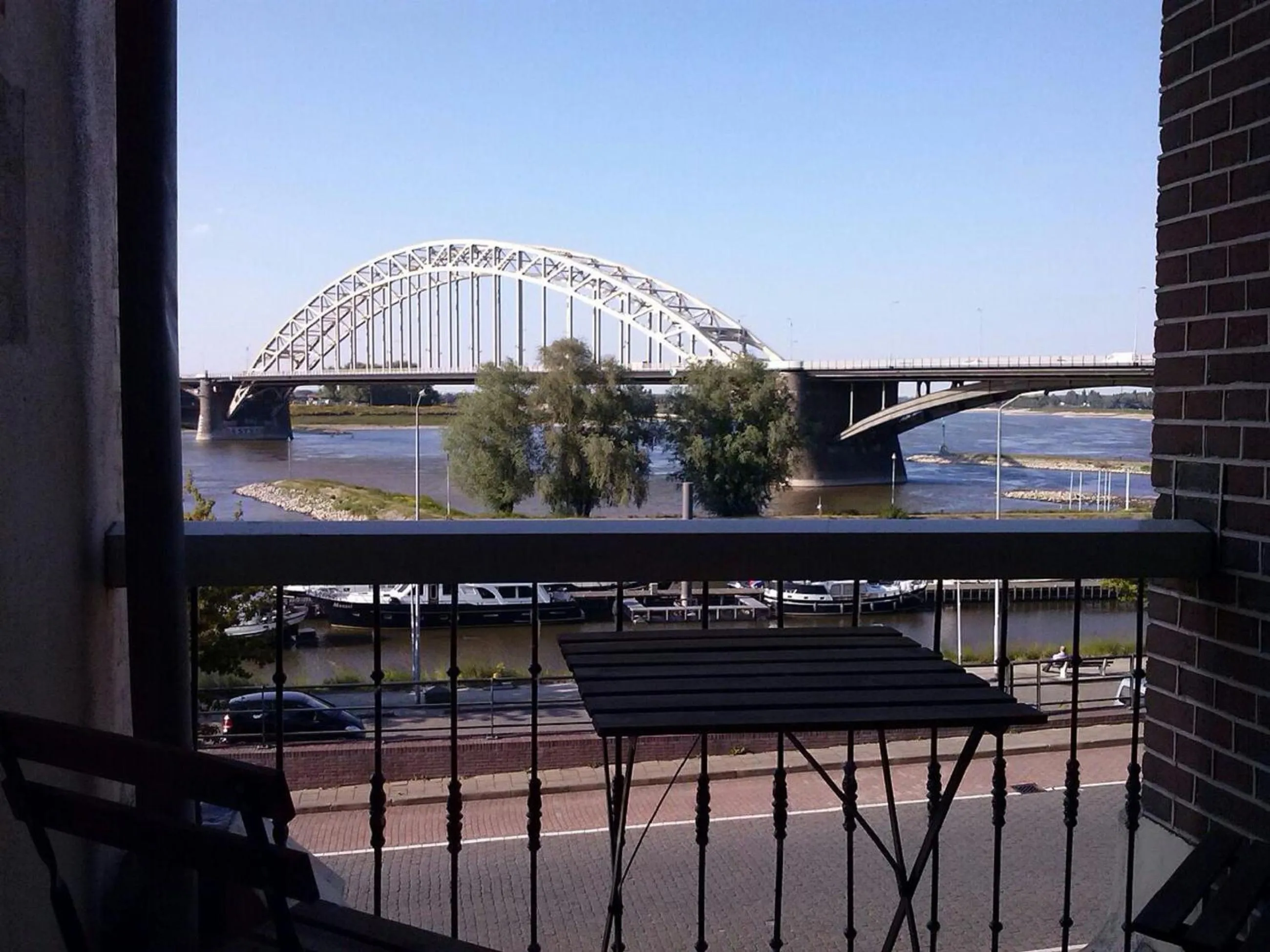 River view in Hotel Courage Nijmegen