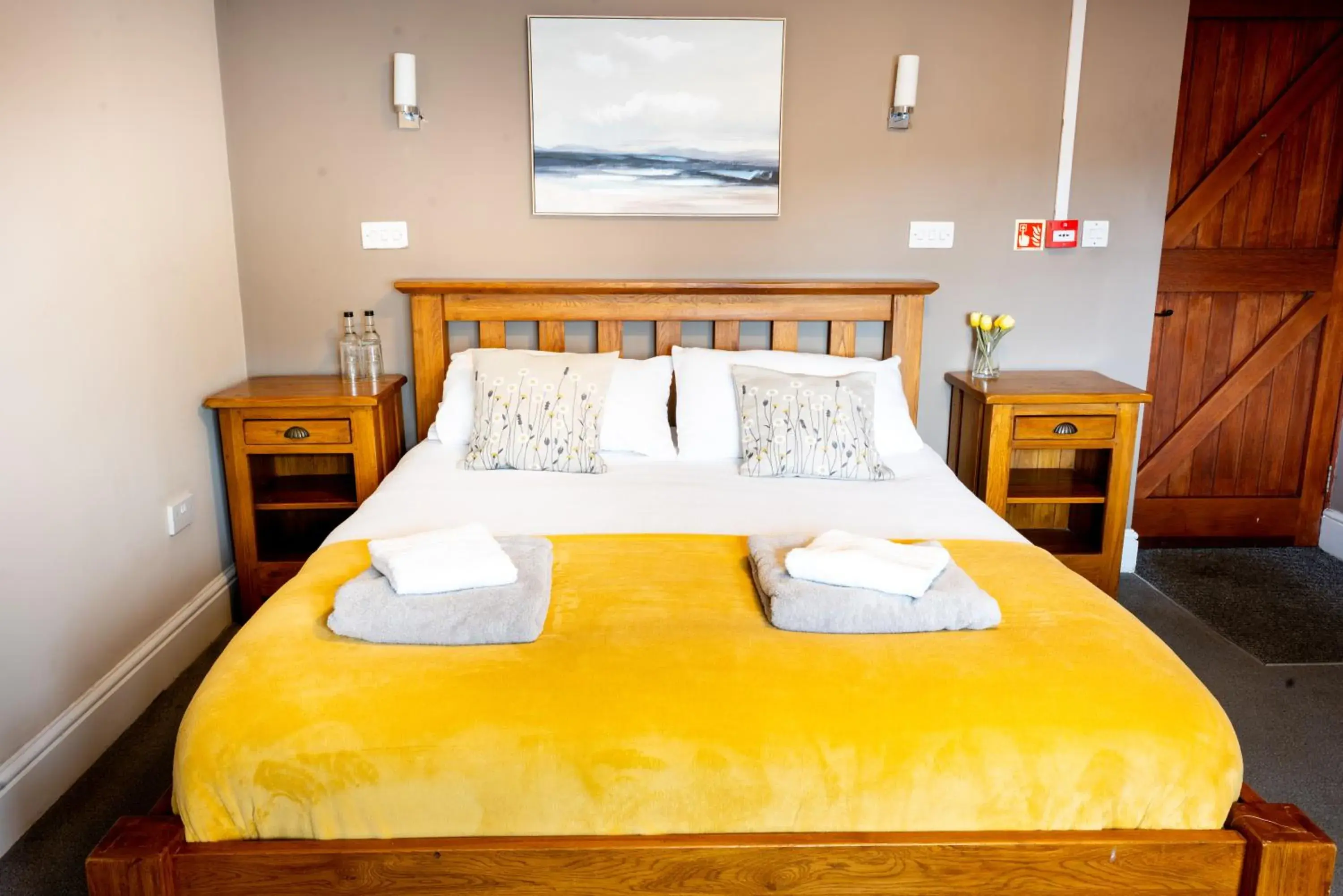 Family Room with Private Bathroom in The Gate Hangs High Family Room with Private Bathroom in The Gate Hangs High