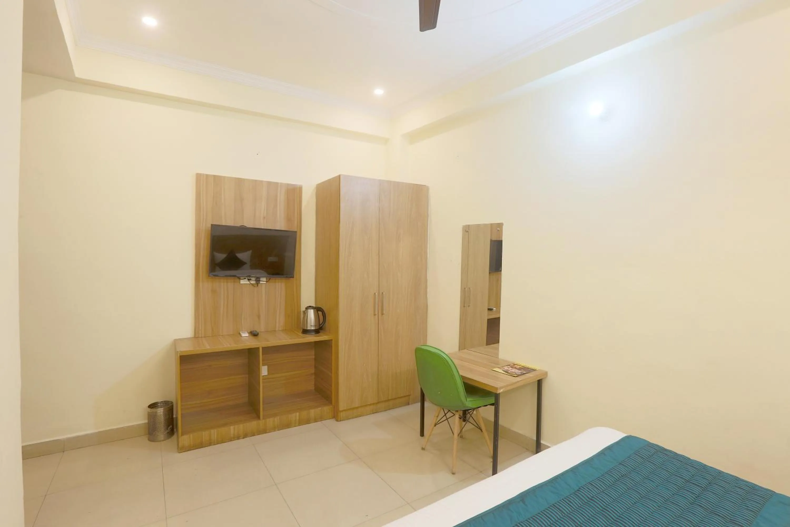 Bed in Hotel Lemon Suites & Banquet By Aura