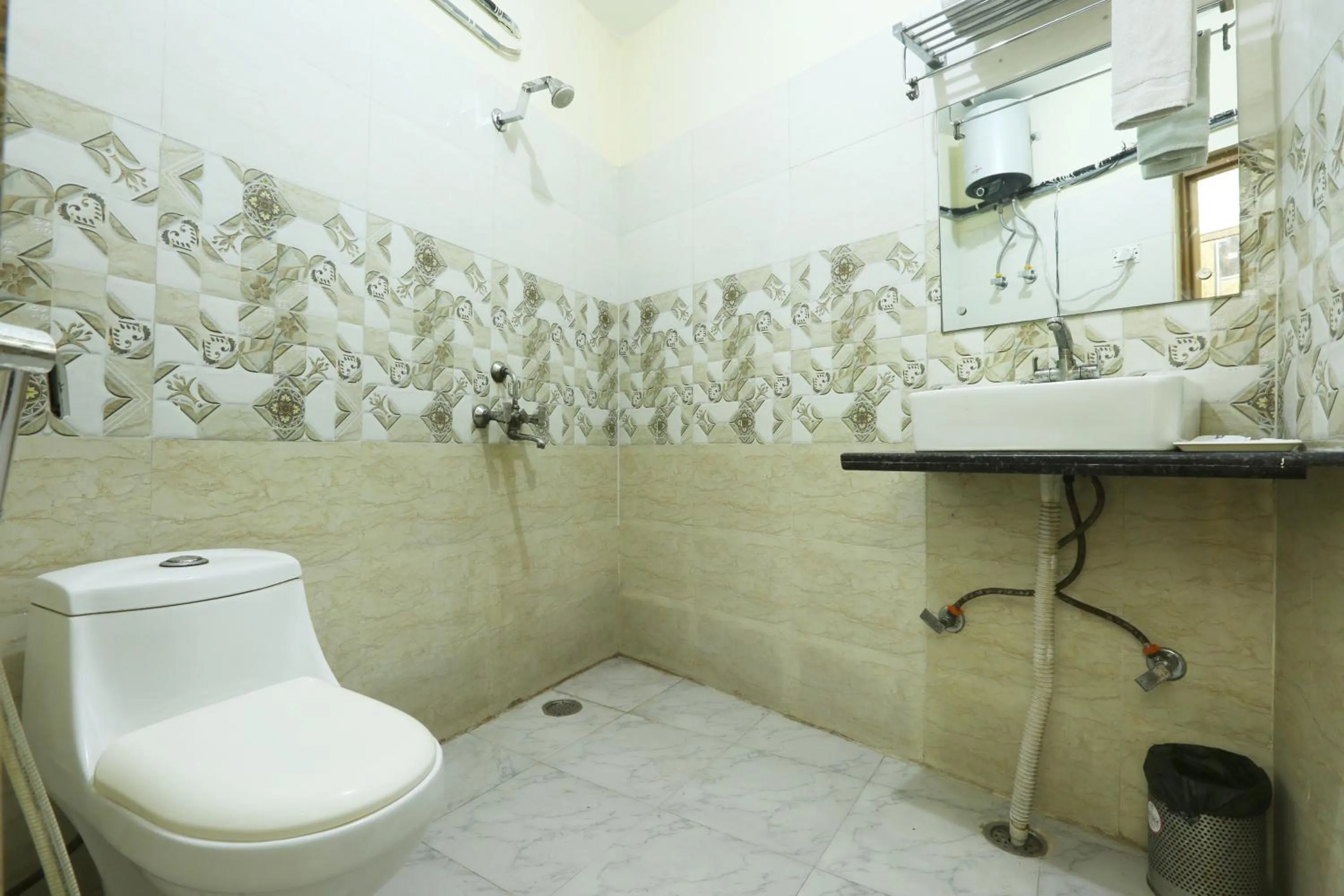 Shower in Hotel Lemon Suites & Banquet By Aura