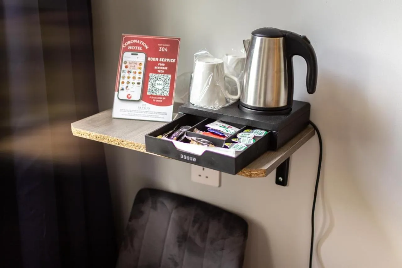 Coffee/tea facilities in Coronation Hotel