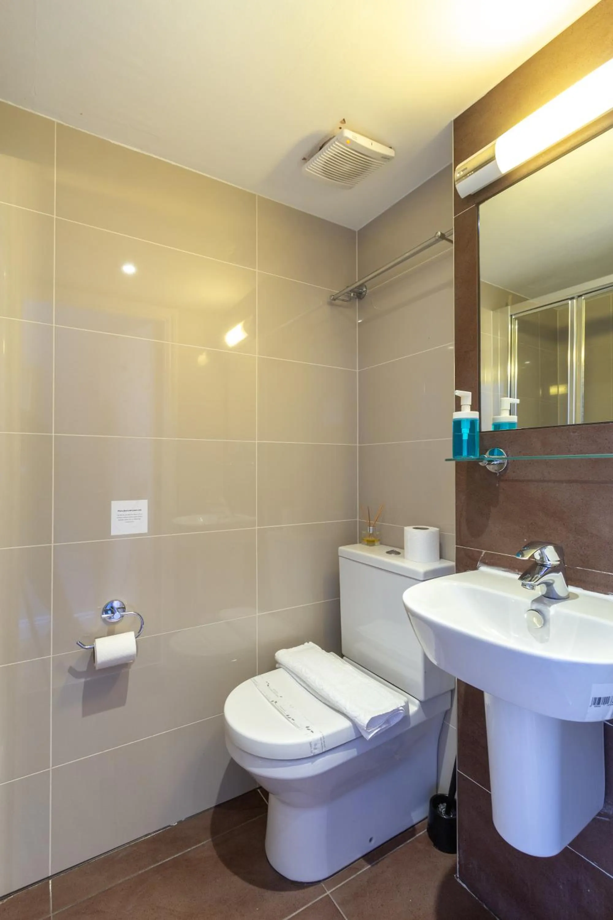 Bathroom in Coronation Hotel