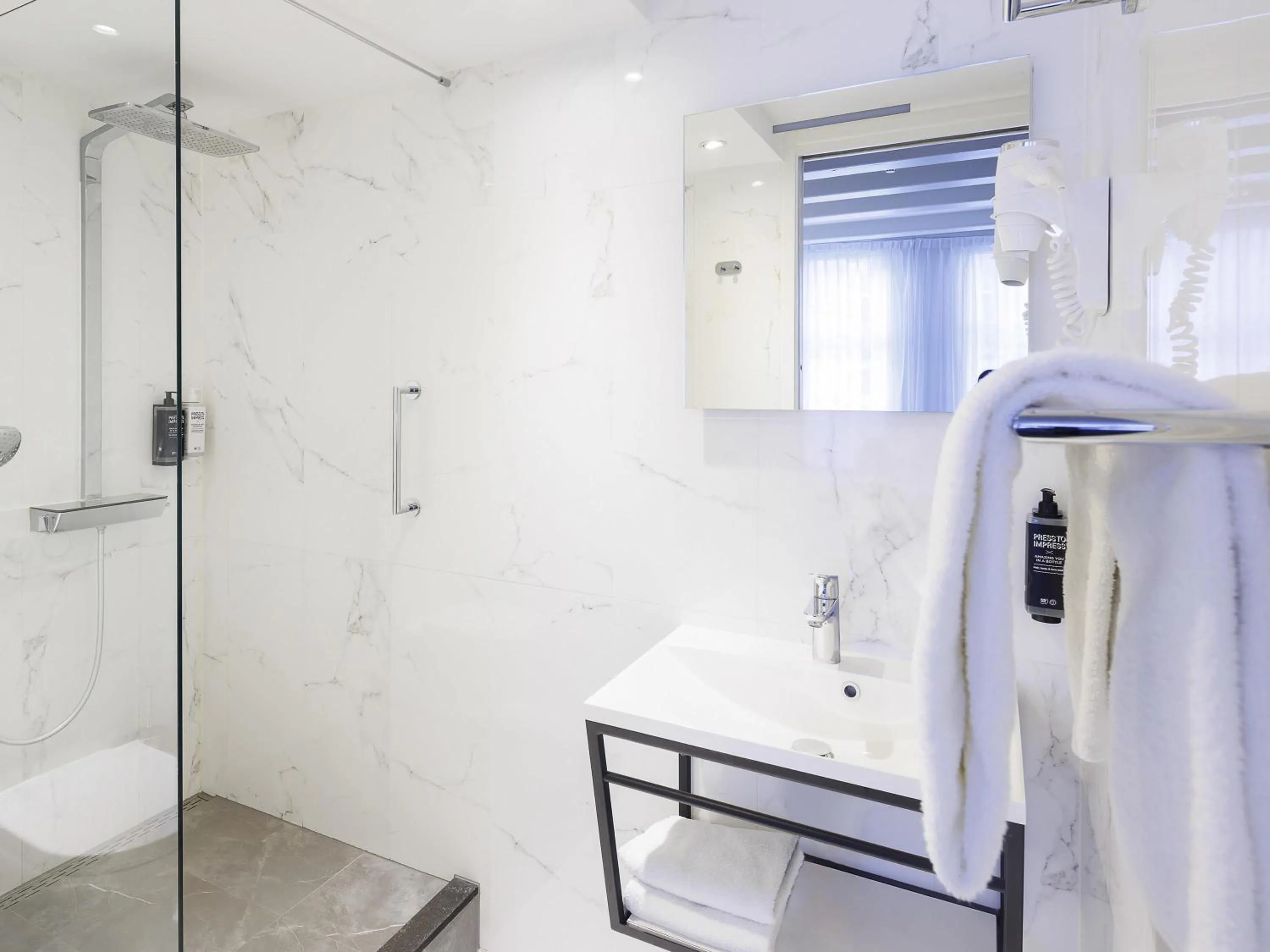 Bedroom in ibis Styles Amsterdam Central Station