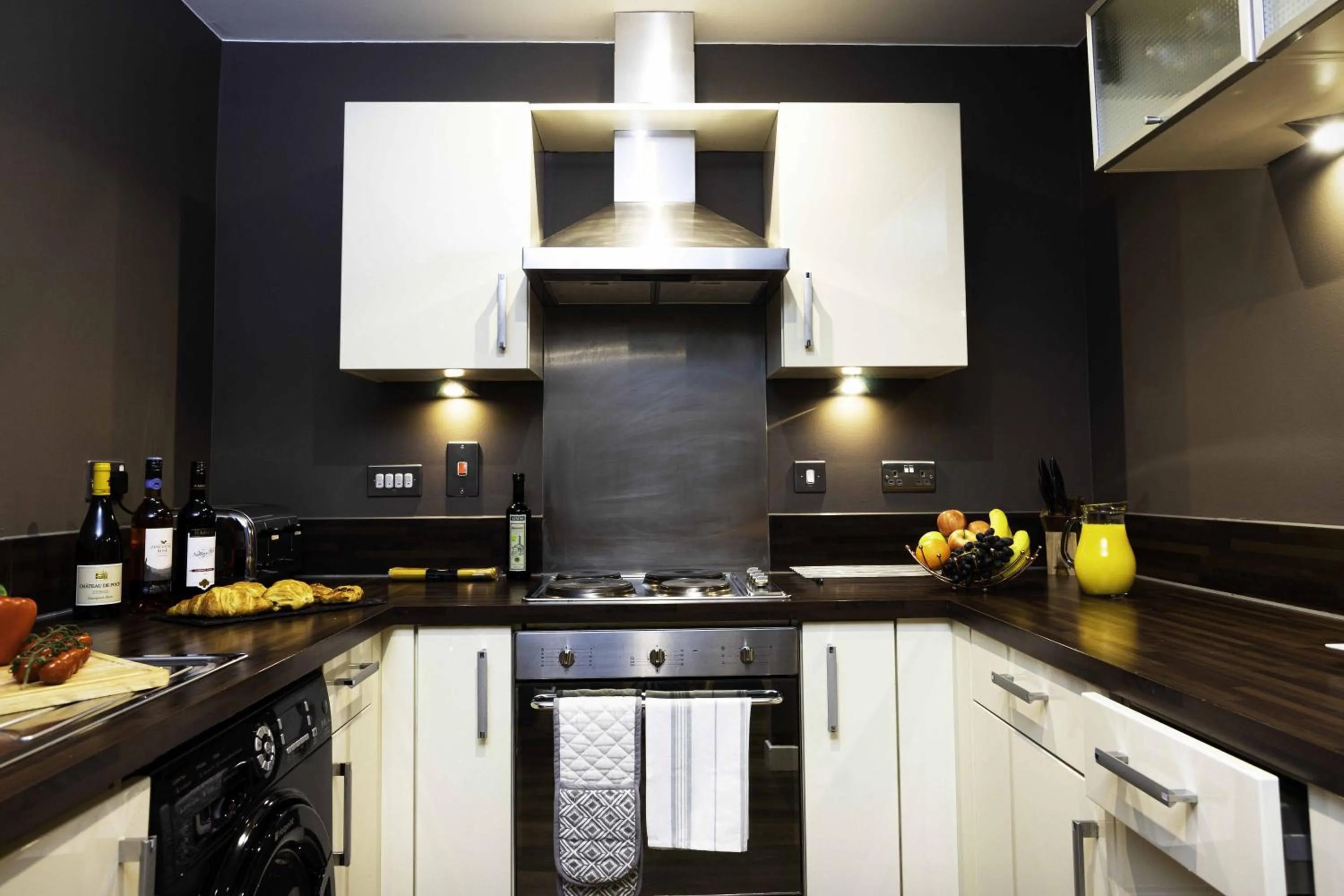 Kitchen or kitchenette in VCity ApartHotels Glasgow Central