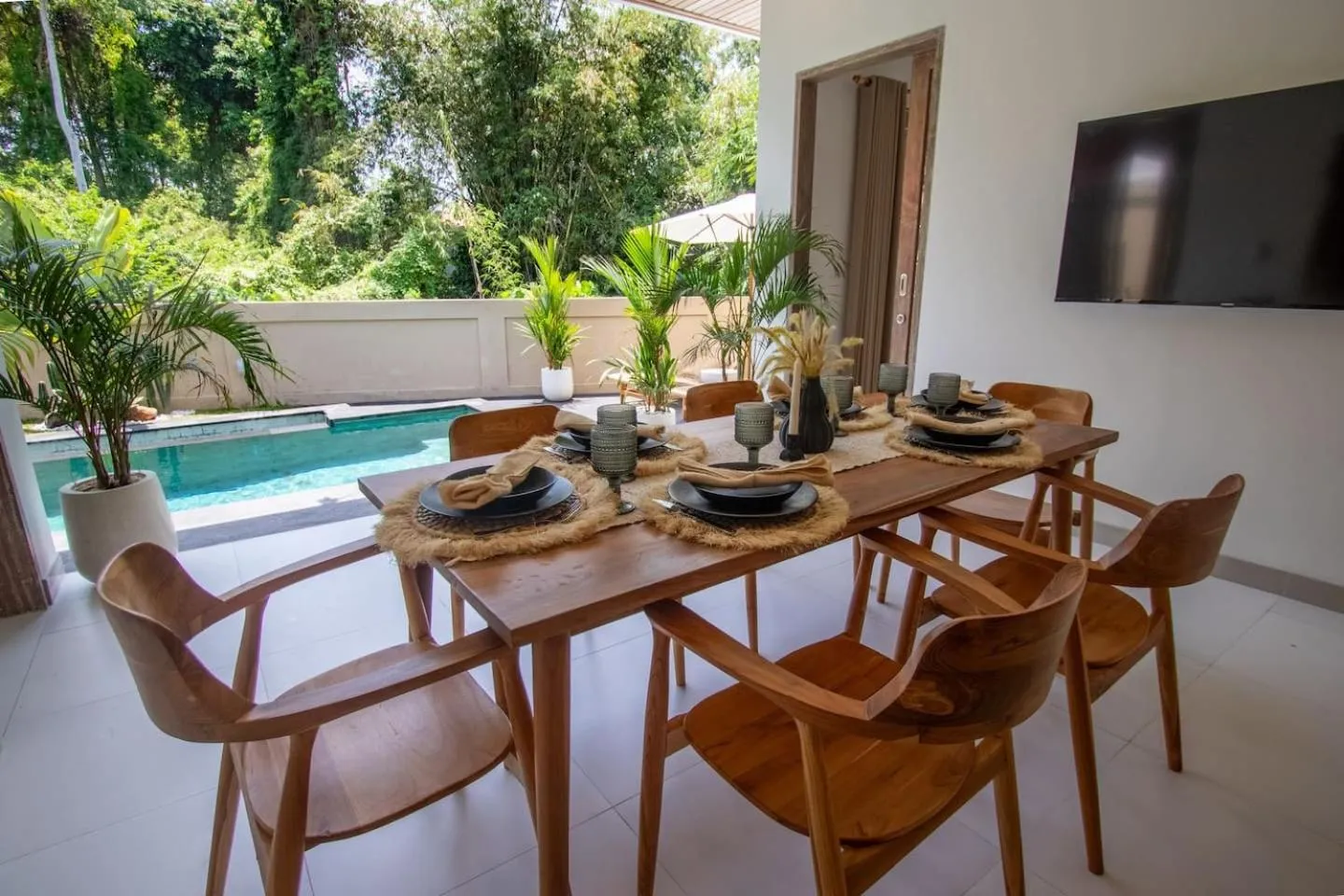 Patio in Umalas Jungle Villa- Amazing View Huge Pool Stay in Canggu