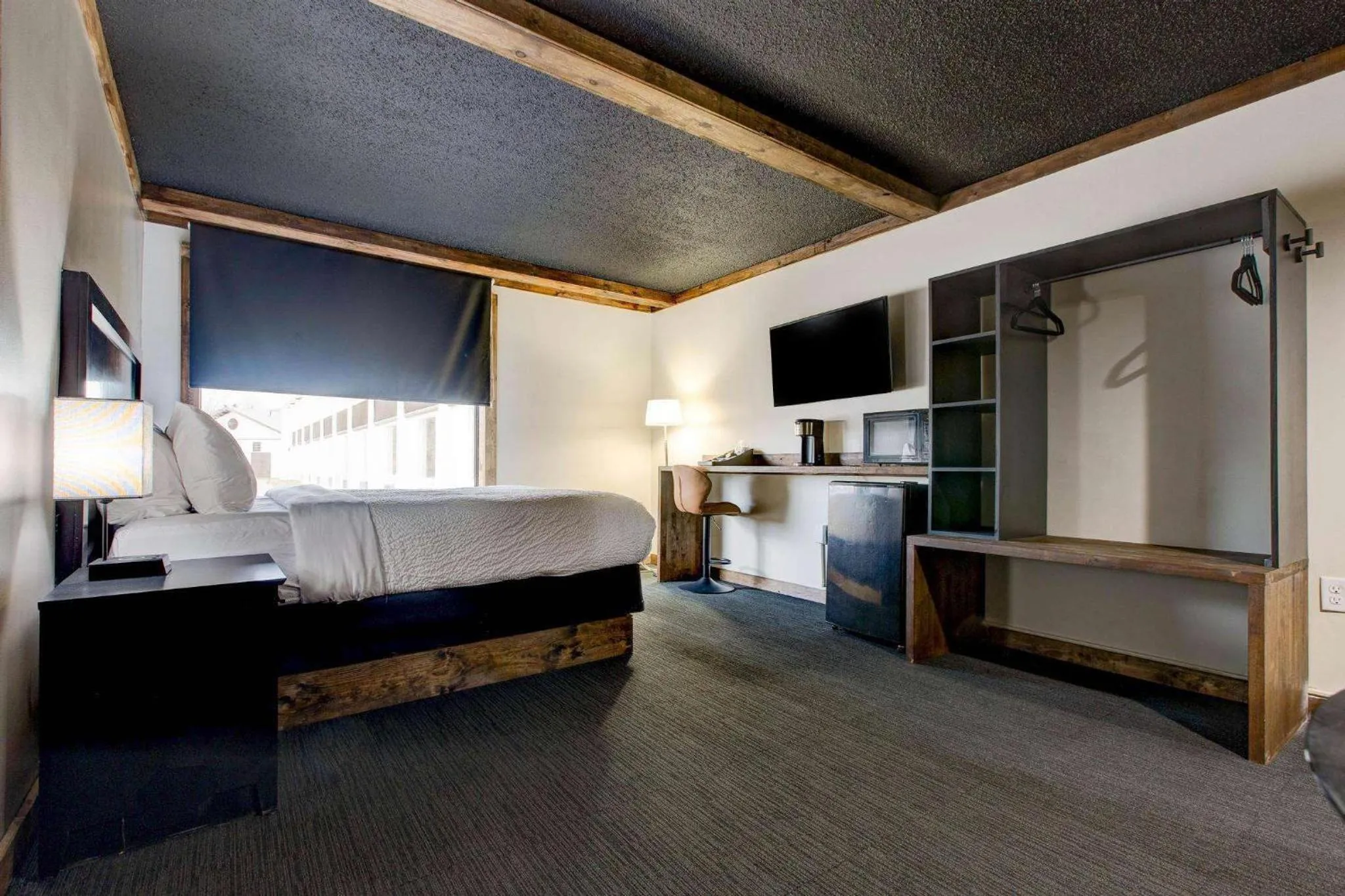 Photo of the whole room in Hotel LEX, Trademark Collection by Wyndham