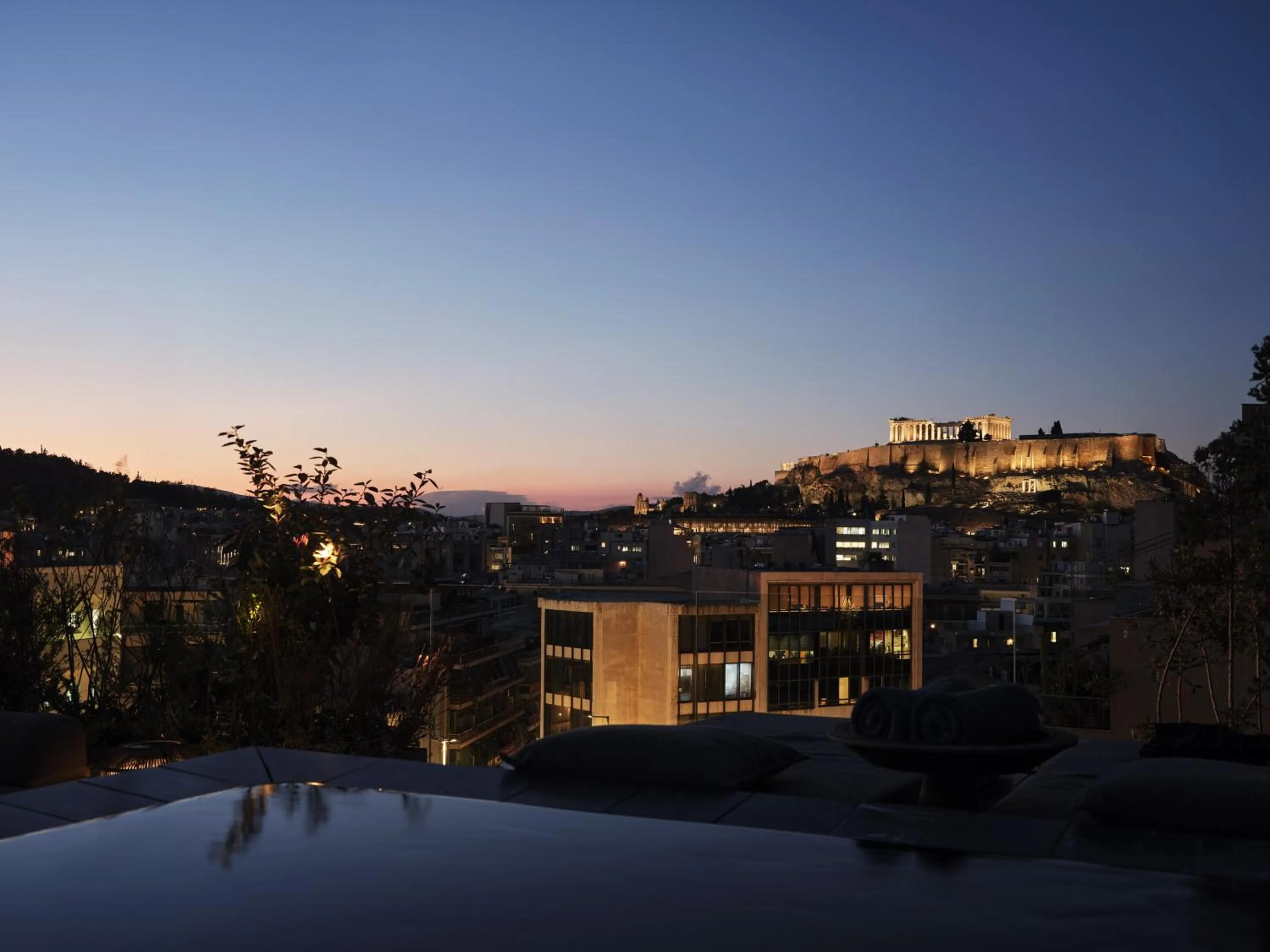 Hot Tub in Monastik Living in Athina