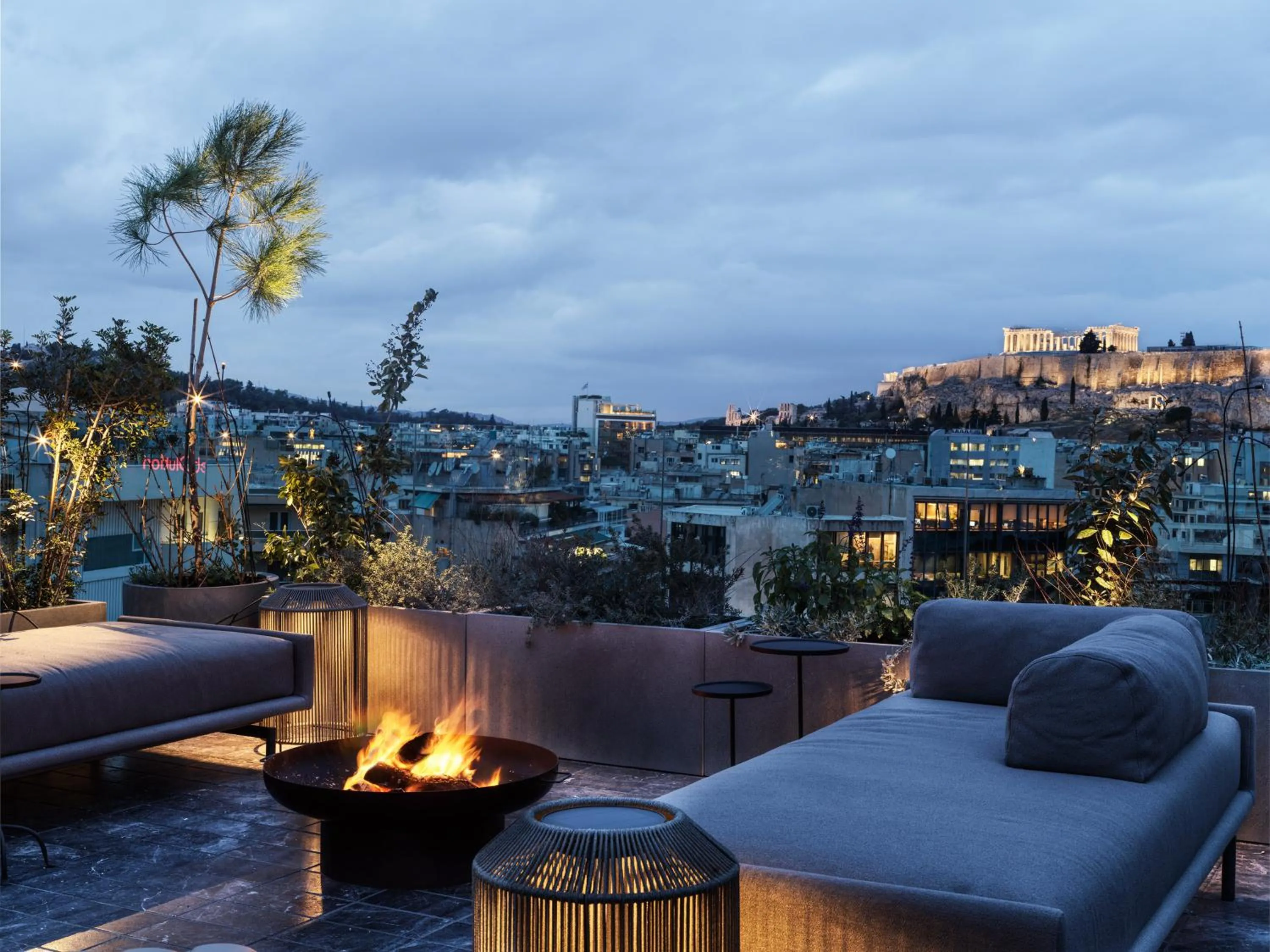 Hot Tub in Monastik Living in Athina