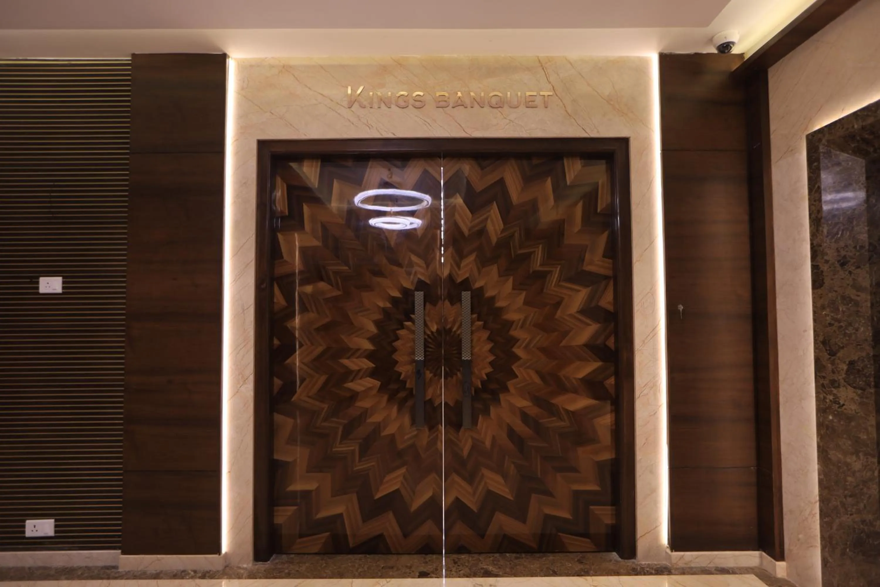 Property building in Kings Bury Inn